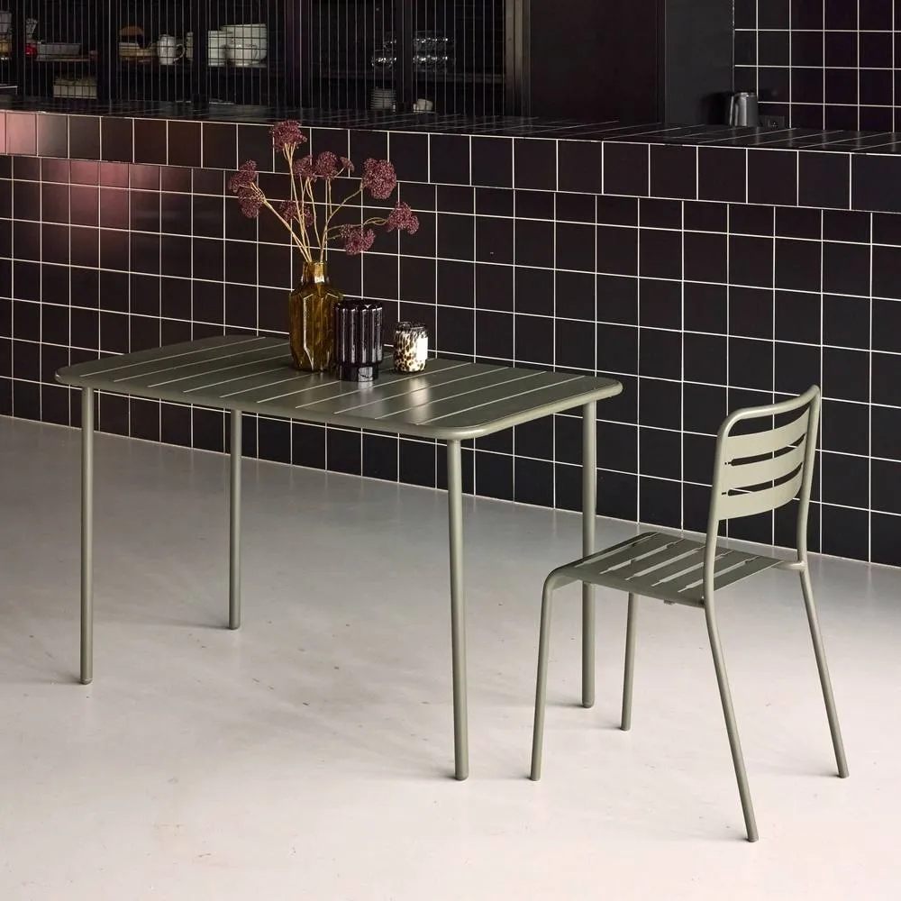sweeek Metal garden table for 4 people in Khaki 5
