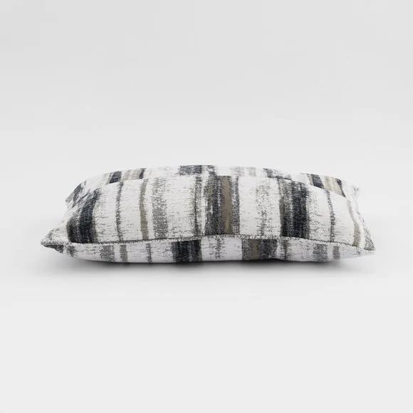 Greyson Rectangle Cushion 4