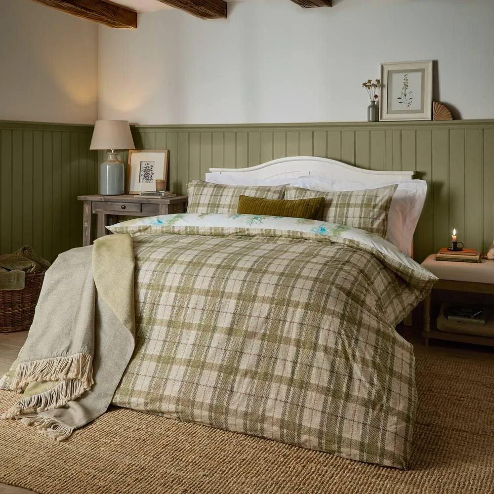 Voyage Maison Wilderness 100% Cotton Duvet Cover Set in Green 5