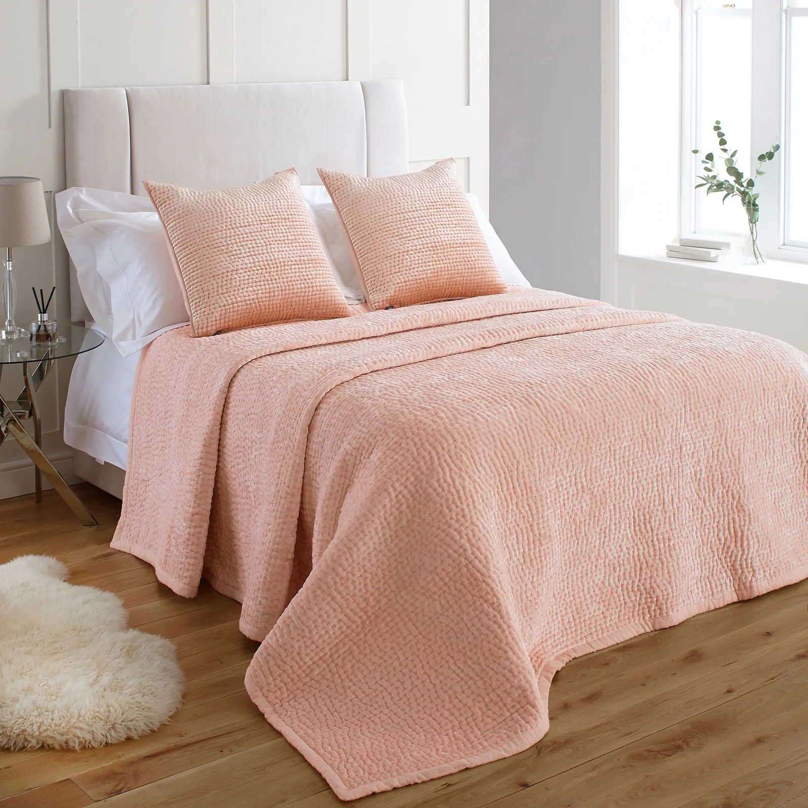 Paoletti Brooklands Quilted Bedspread in Light Pink 2