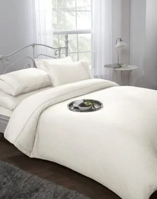 New Edge Blinds Carlton Collection Duvet Set in Cream