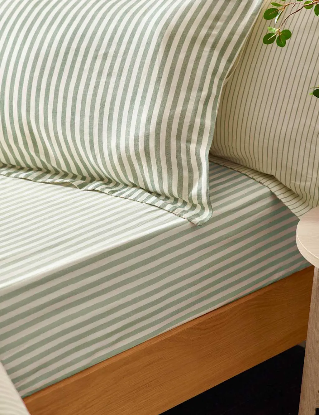 YARD Pure Cotton Striped Fitted Sheet Medium Green