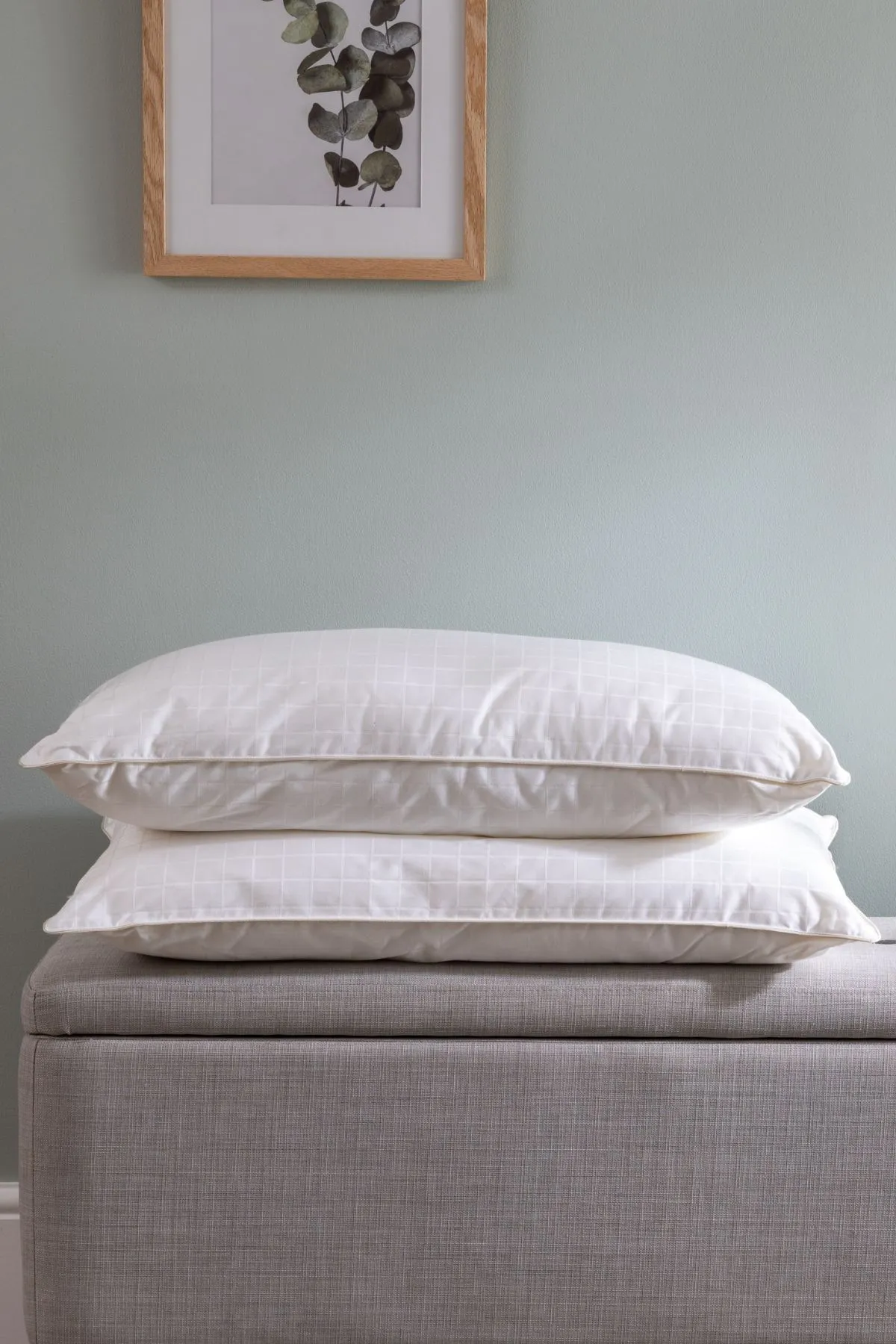 Soak&Sleep Soft As Down with Silk Standard Pillow - Soft Medium in White 4
