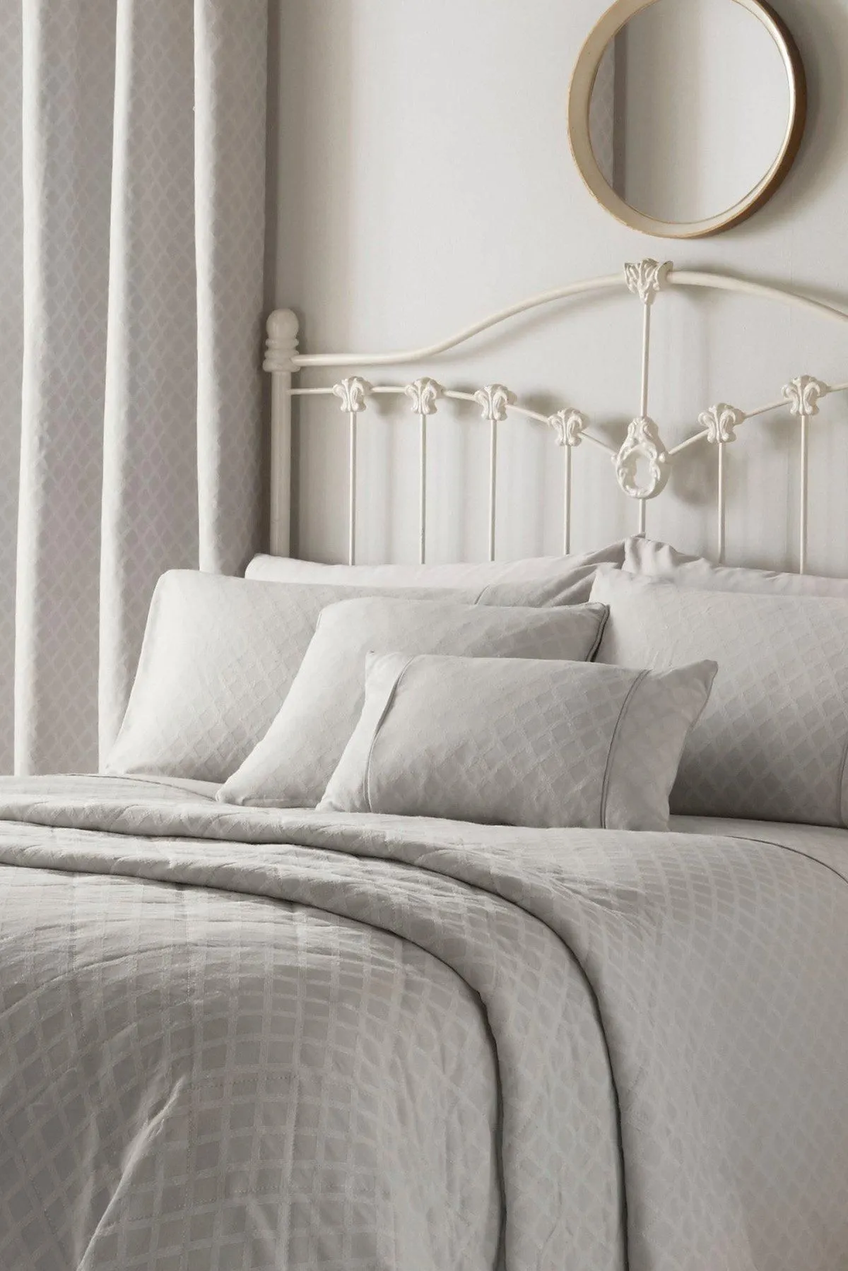 Dreams & Drapes 'Croma' Premium Geometric Jacquard Filled Woven Cushion in Silver 3