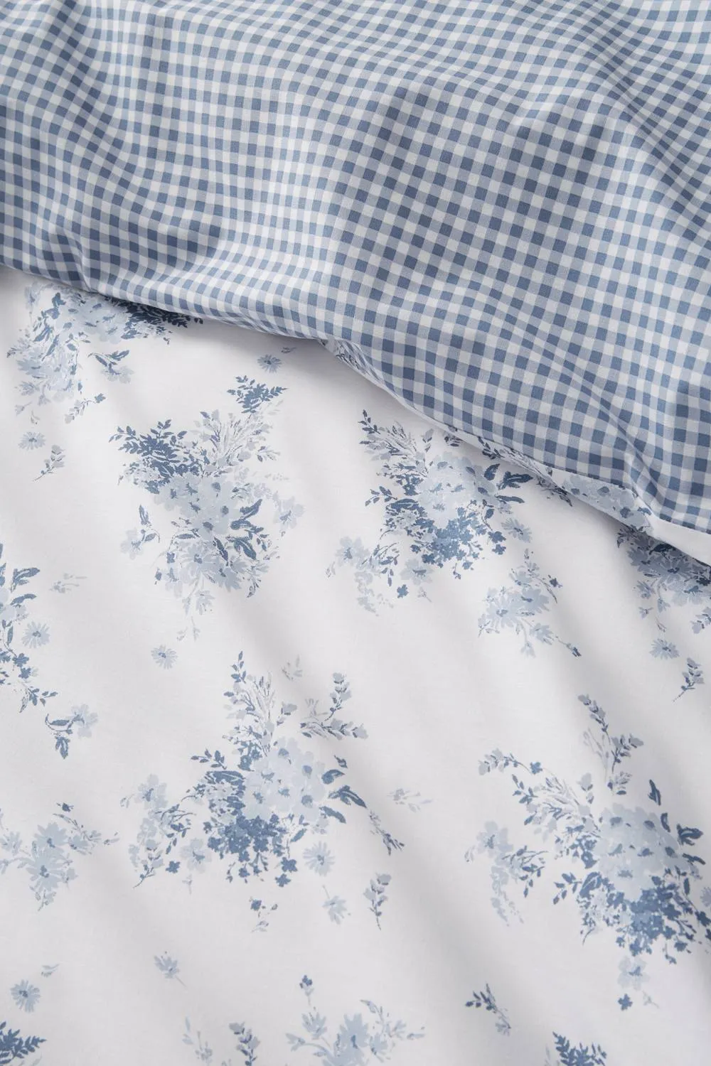 Catherine Lansfield 'Lucie Floral Frill' Reversible Duvet Cover Set in White 4
