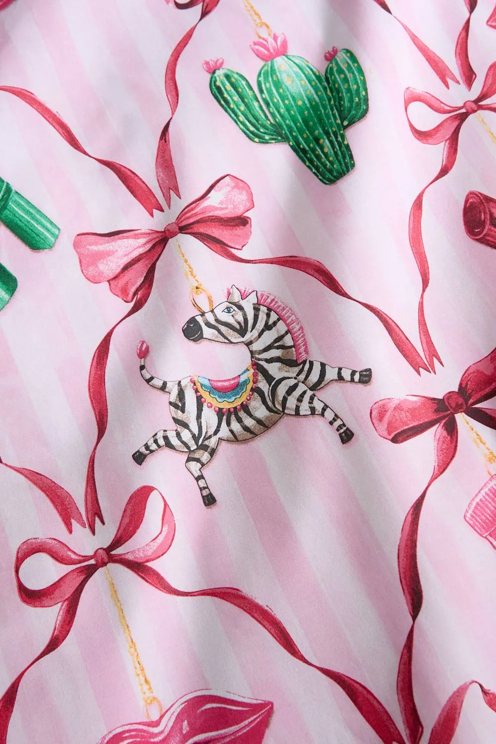 Catherine Lansfield Christmas Kitsch Reversible Duvet Cover Set in Pink 4