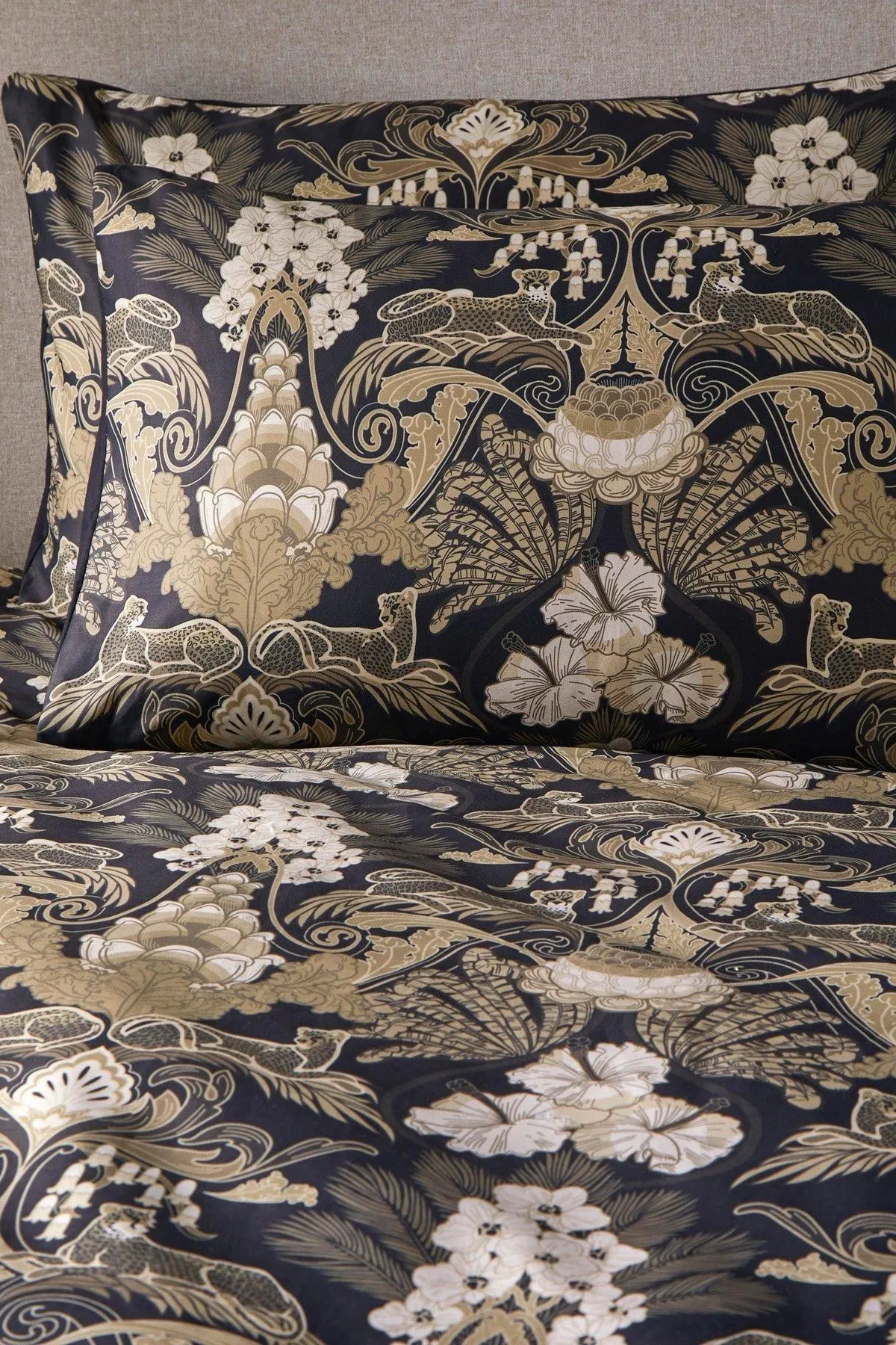 Laurence Llewelyn-Bowen 'Suburban Jungle' 100% Cotton Rich Duvet Cover Set in Black 4