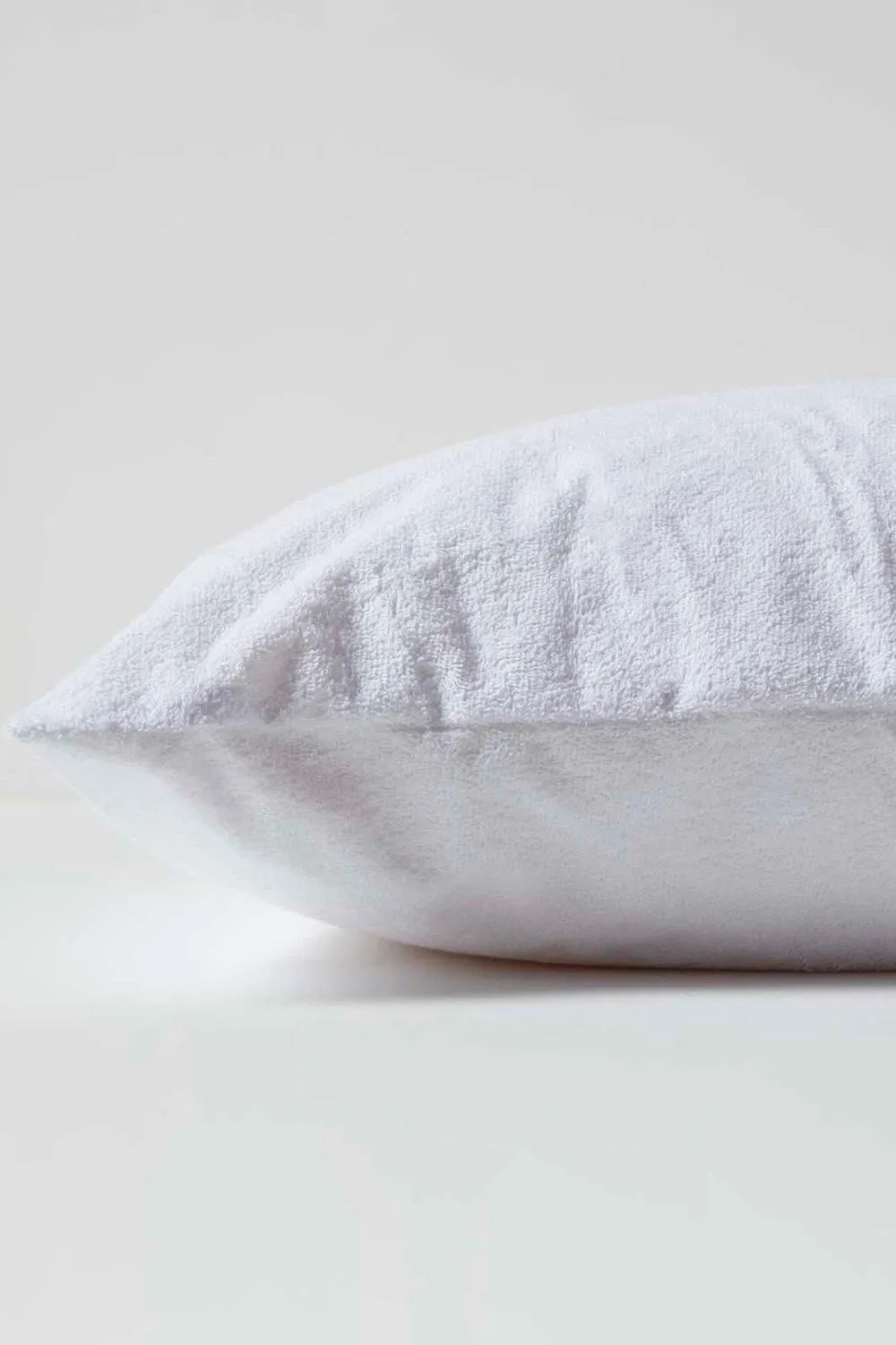 Homescapes Terry Towelling Waterproof Pillow Protectors Standard Size, Pack of 4 in White 3