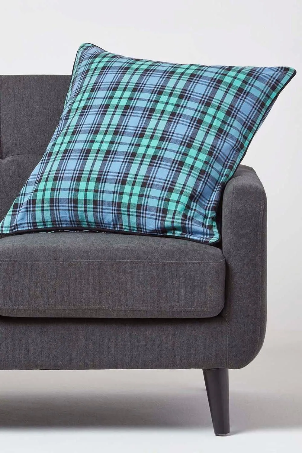 Homescapes Cotton Tartan Cushion Cover in Blue 2