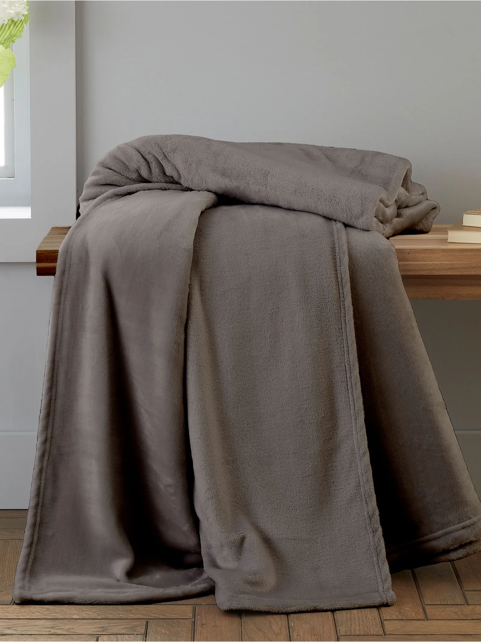 Catherine Lansfield 'Extra Large Raschel Velvet Touch' Blanket Throw in Charcoal