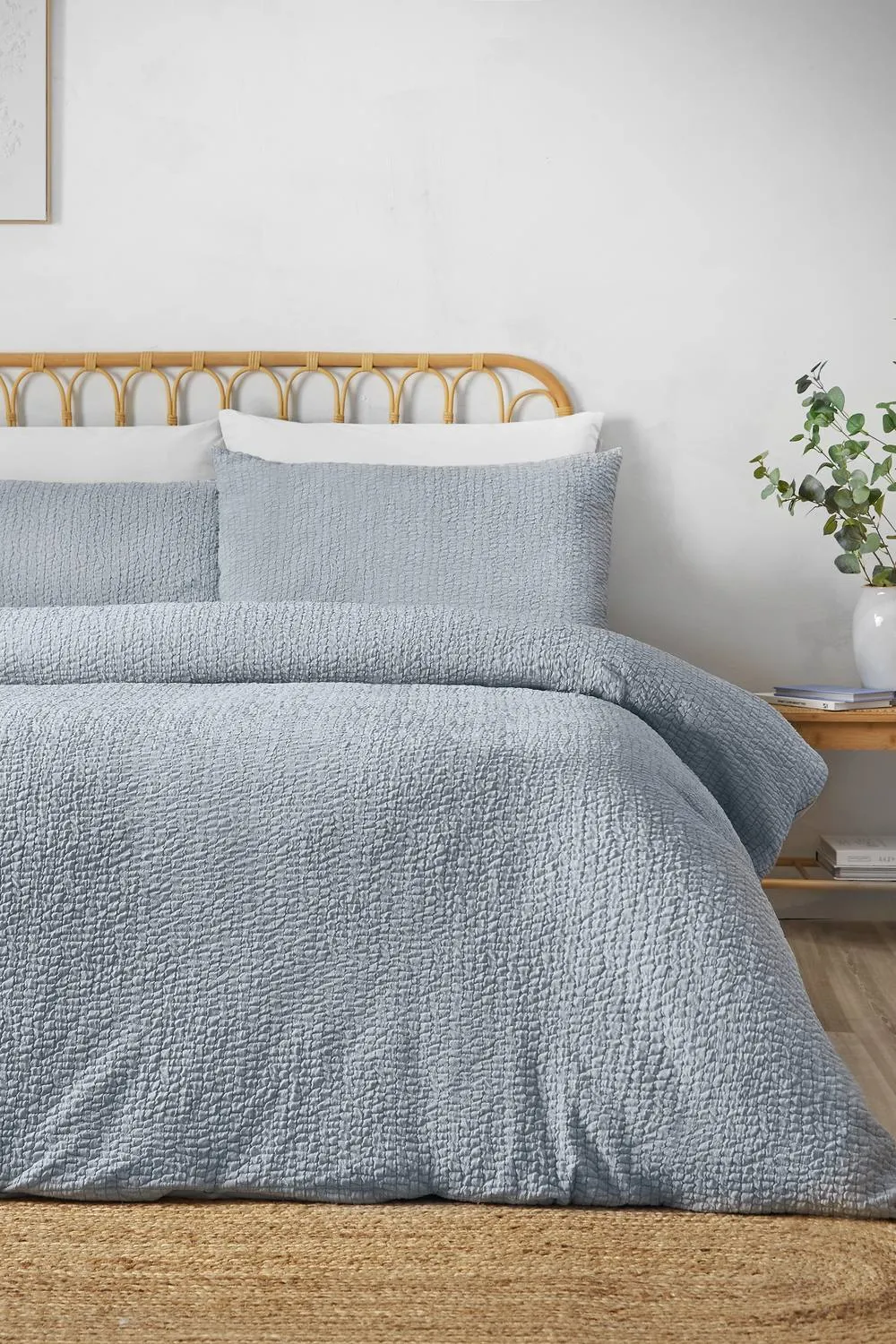 Catherine Lansfield Crinkle Seersucker Duvet Cover Set in Blue