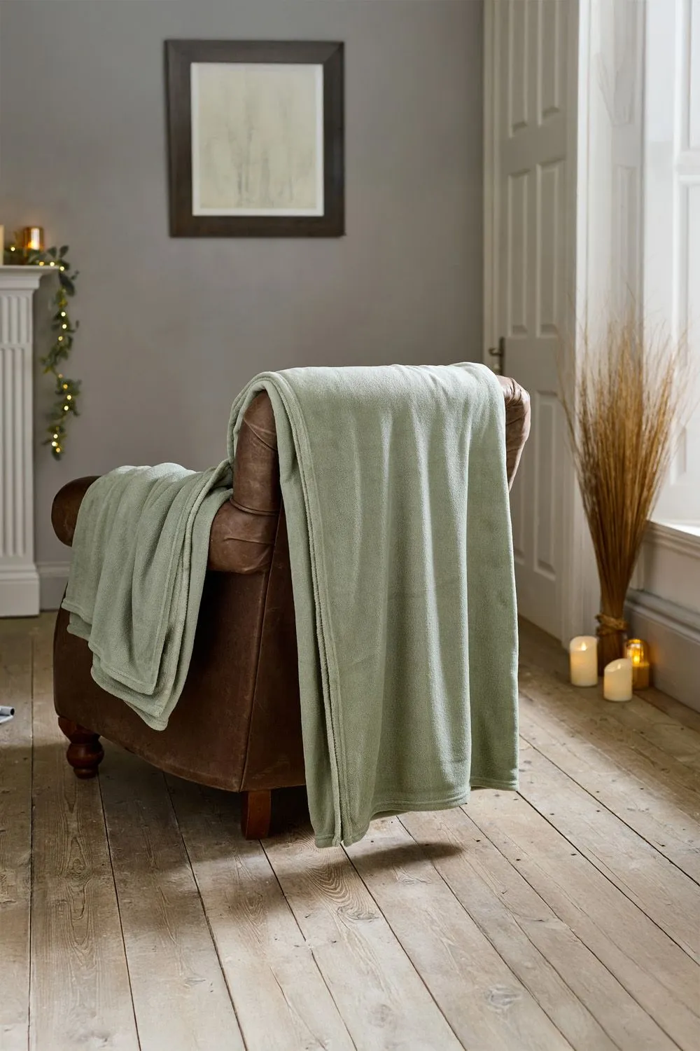 Deyongs "The Big One" Ultra-Soft Large Plush Throw - 230x270cm Oversized Fleece Blanket in Light Green