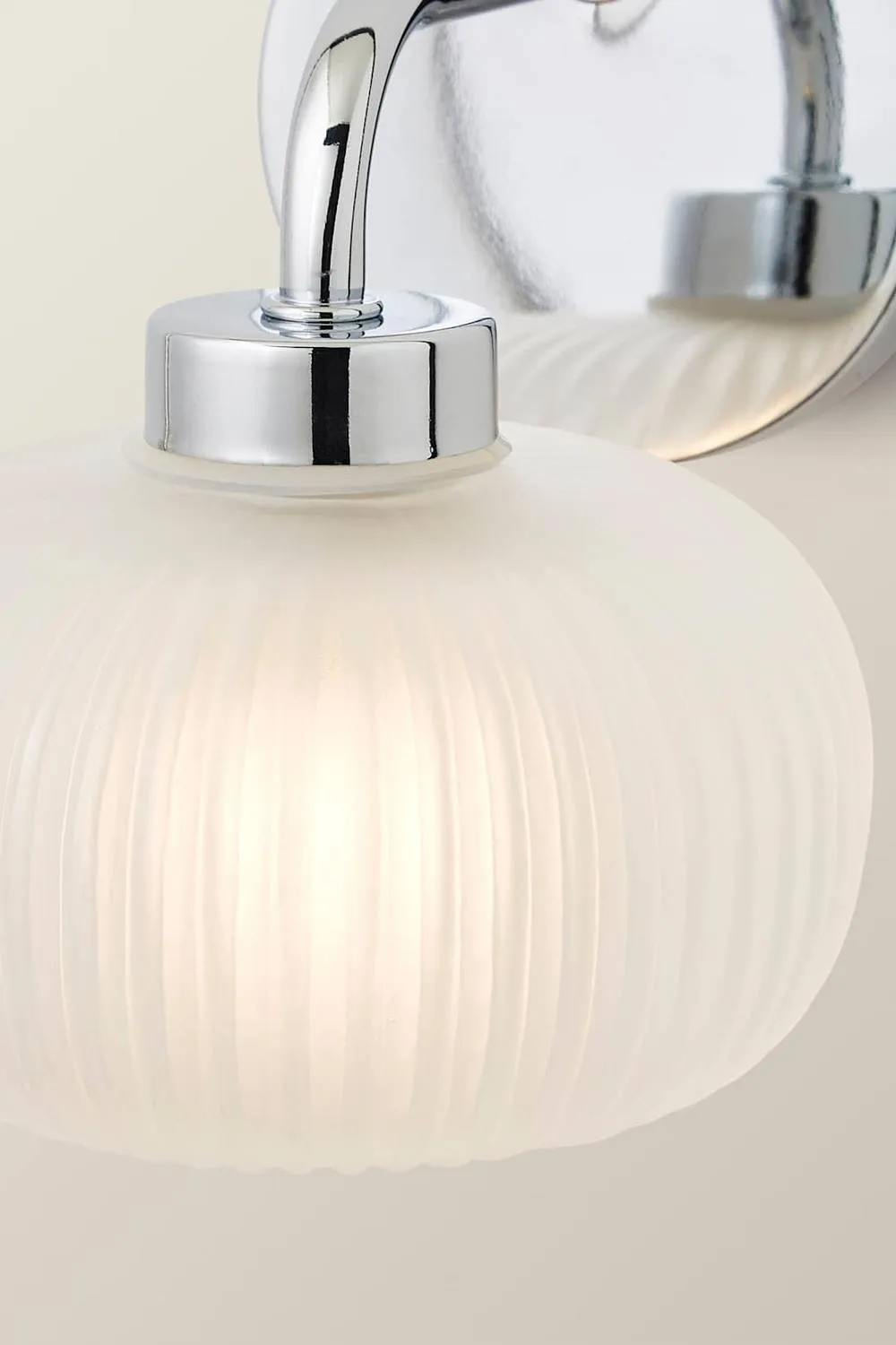 ValueLights Amaia Chrome Frosted Glass IP44 Wall Light with Bulb in Metallic Silver 4