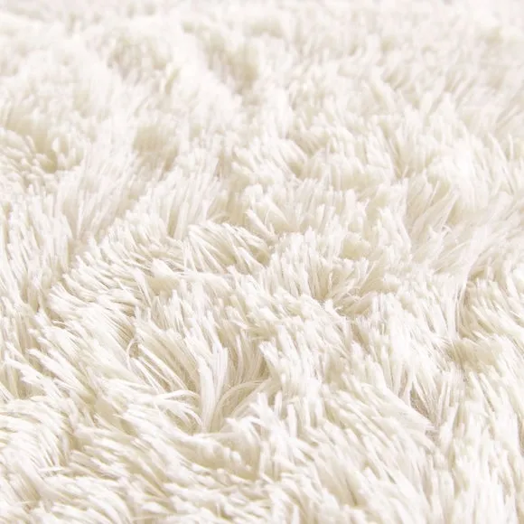 Cuddly Faux Fur Supersize Family Throw Blanket 245cm x 280cm 2