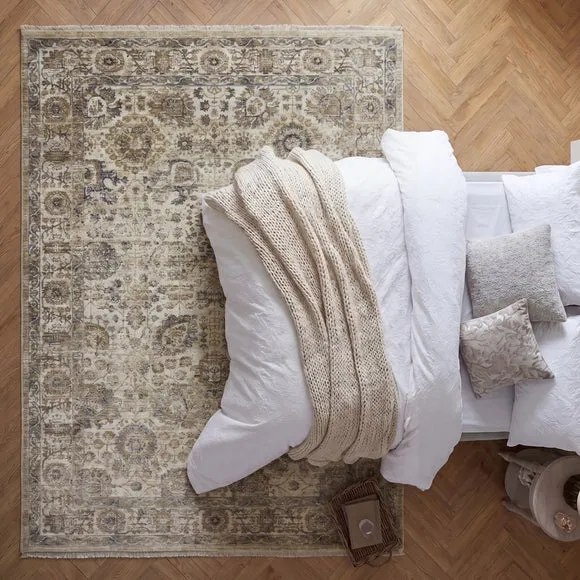 Mia Traditional Rug 6