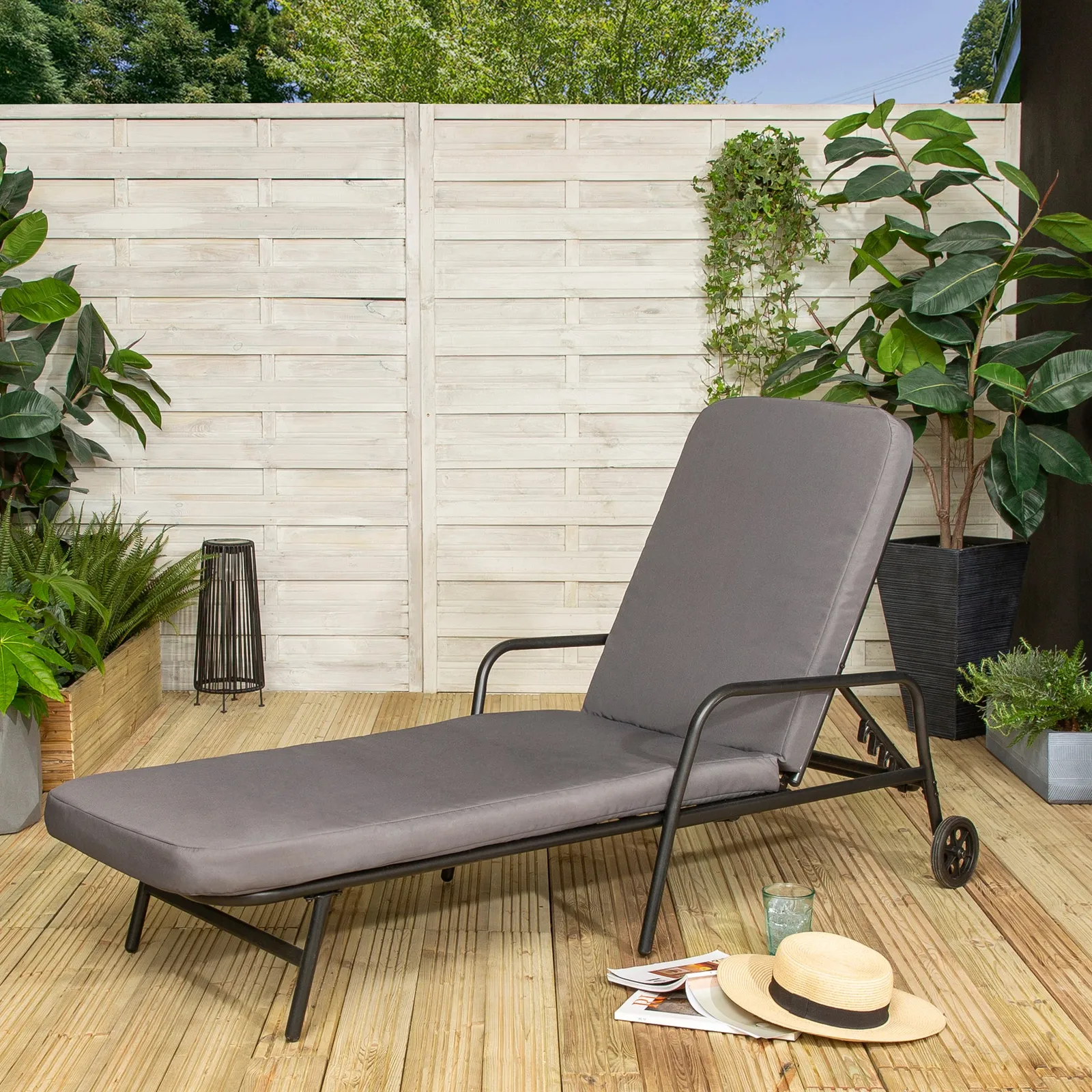 Elements Black Padded Lounger Black