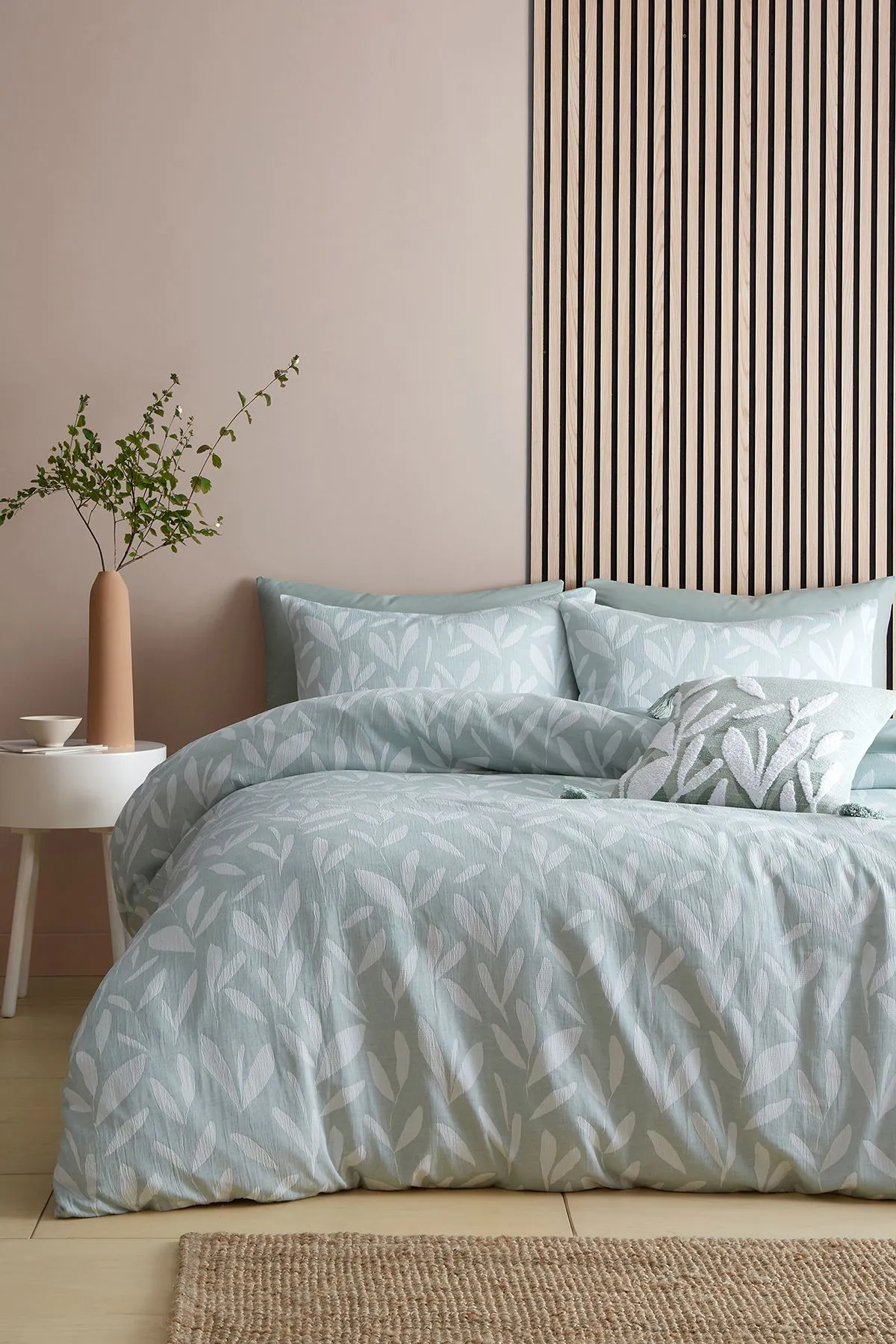 Appletree 'Emile' Jacquard Leaf Pattern Print Duvet Cover Set in Green 4