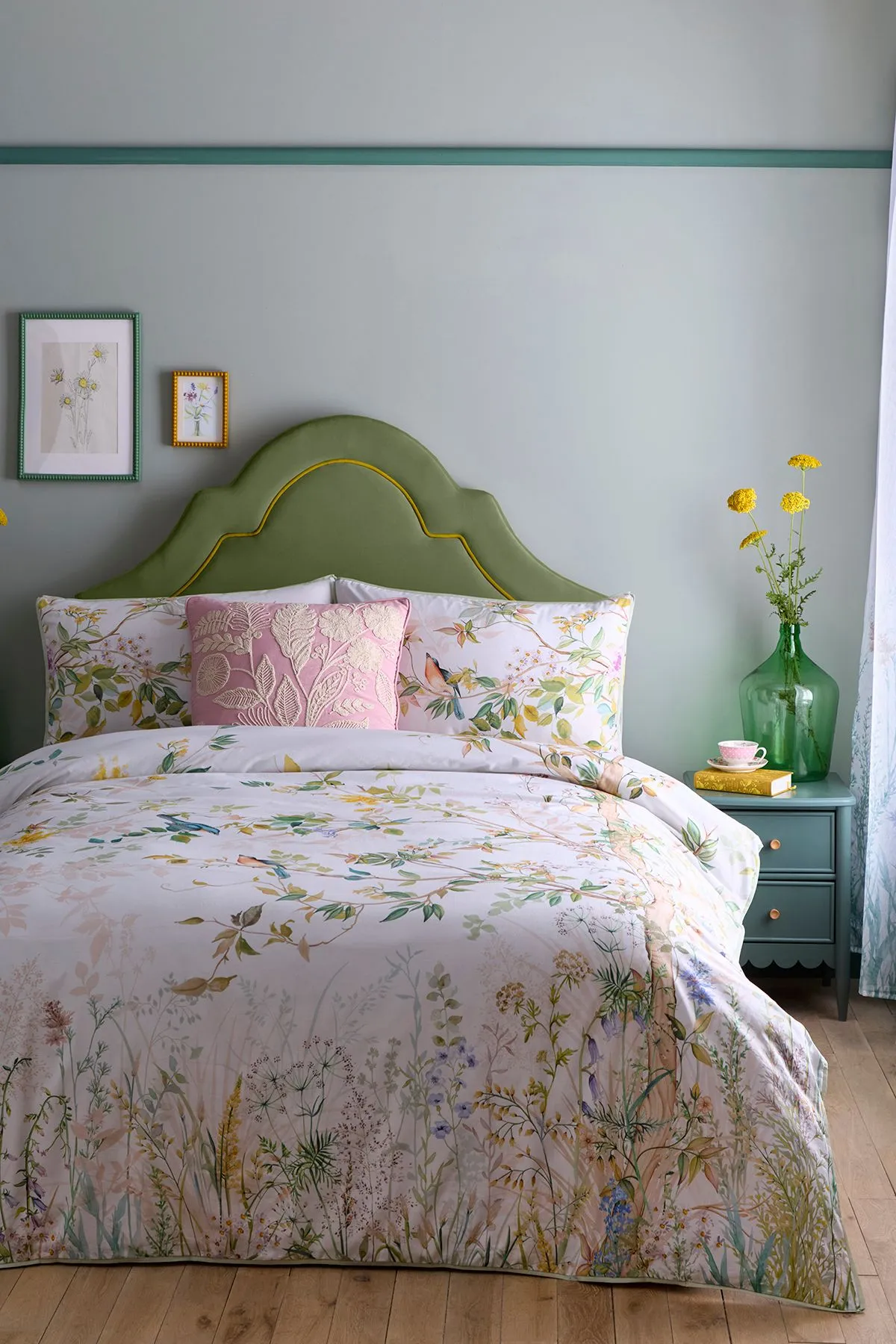 Appletree 'Arianna' 100% Cotton Country Garden Print Duvet Cover Set in Natural 5
