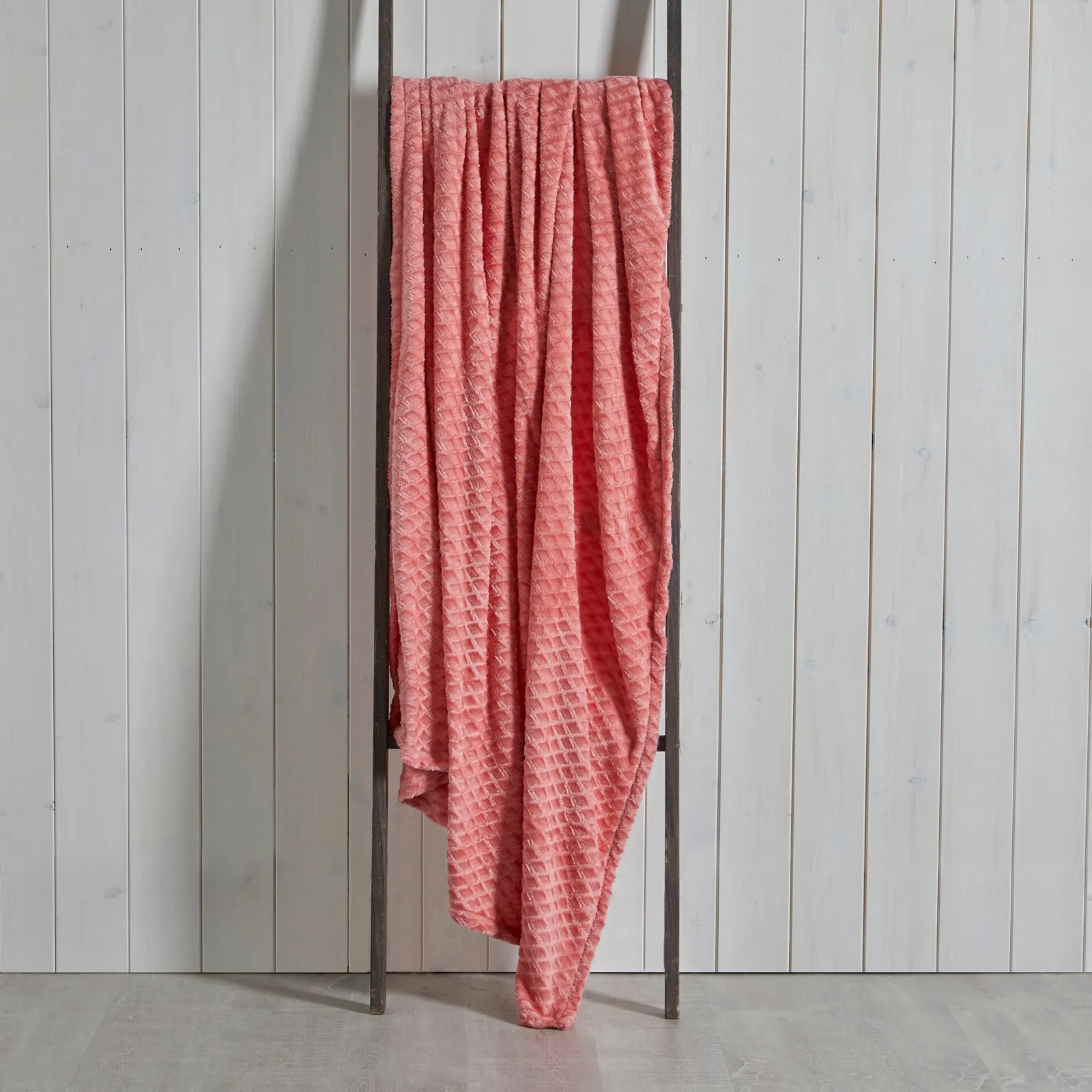 Willow Recycled 130cm x 180cm Throw Coral