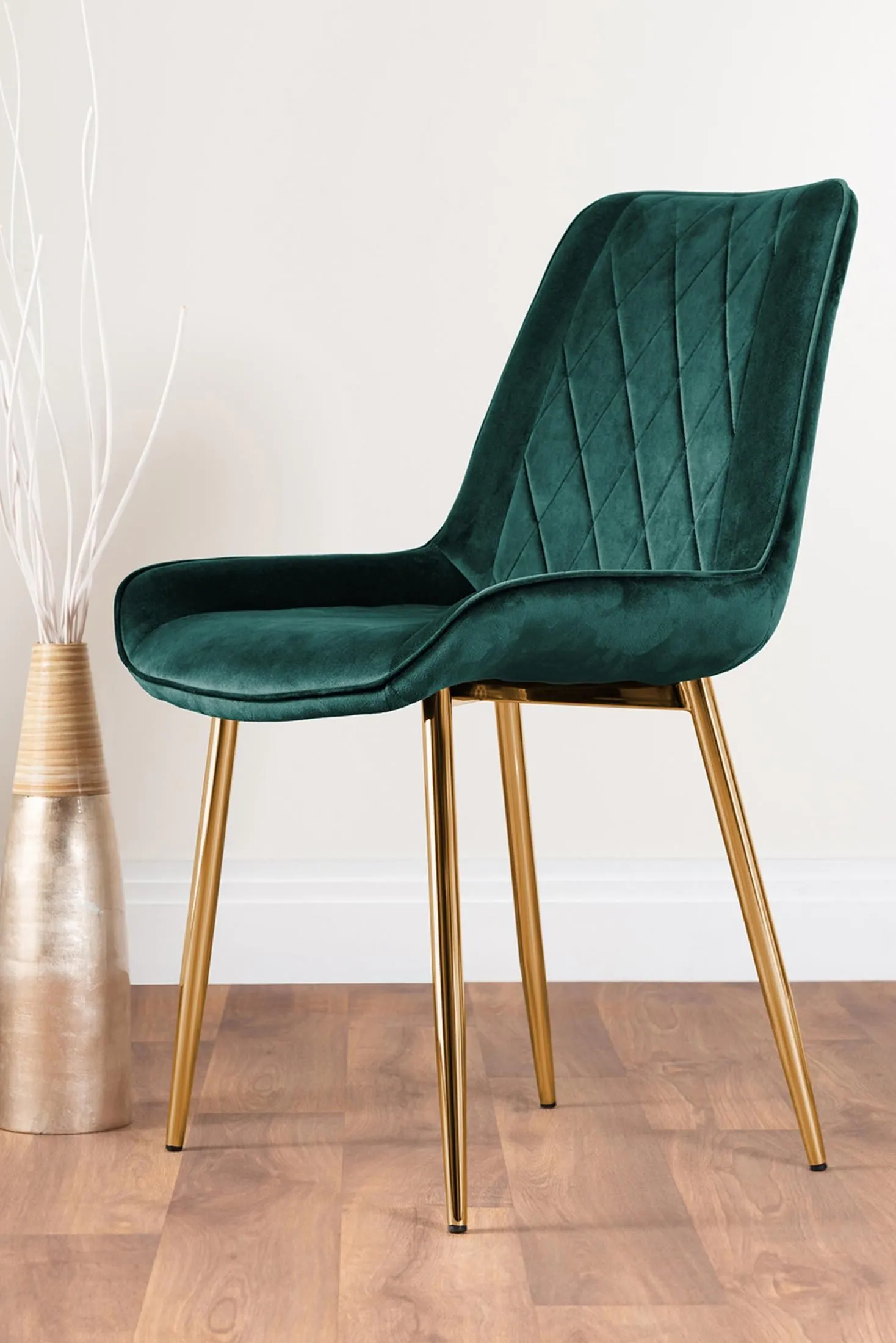 FurnitureboxUK Novara 100cm Round Tempered Glass Dining Table with Gold Legs & 4 Pesaro Velvet Chairs in Green 6