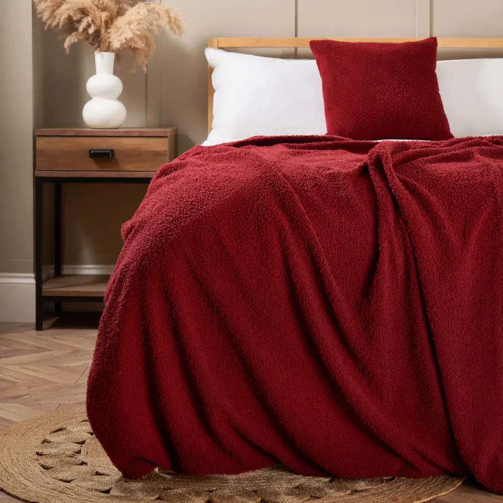 Really Soft Teddy Bear Fleece Throw, Merlot 1