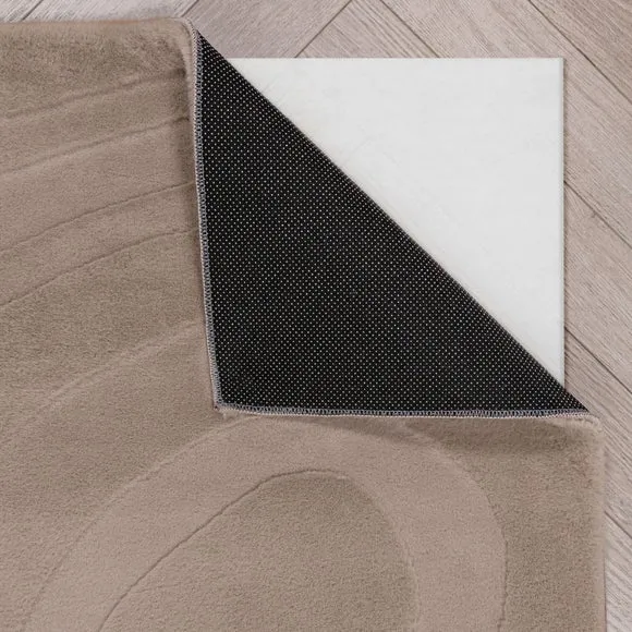 Neve Abstract Faux Fur Wave Rug 3