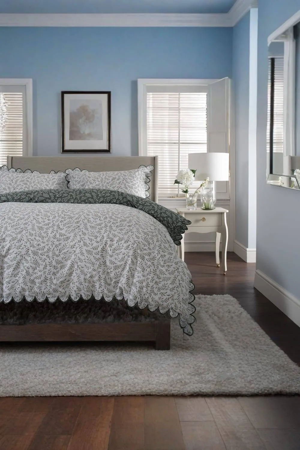 The Lyndon Company Ashling Garden Leaf Cotton Duvet Set with Contrast Reverse Design in Green 2