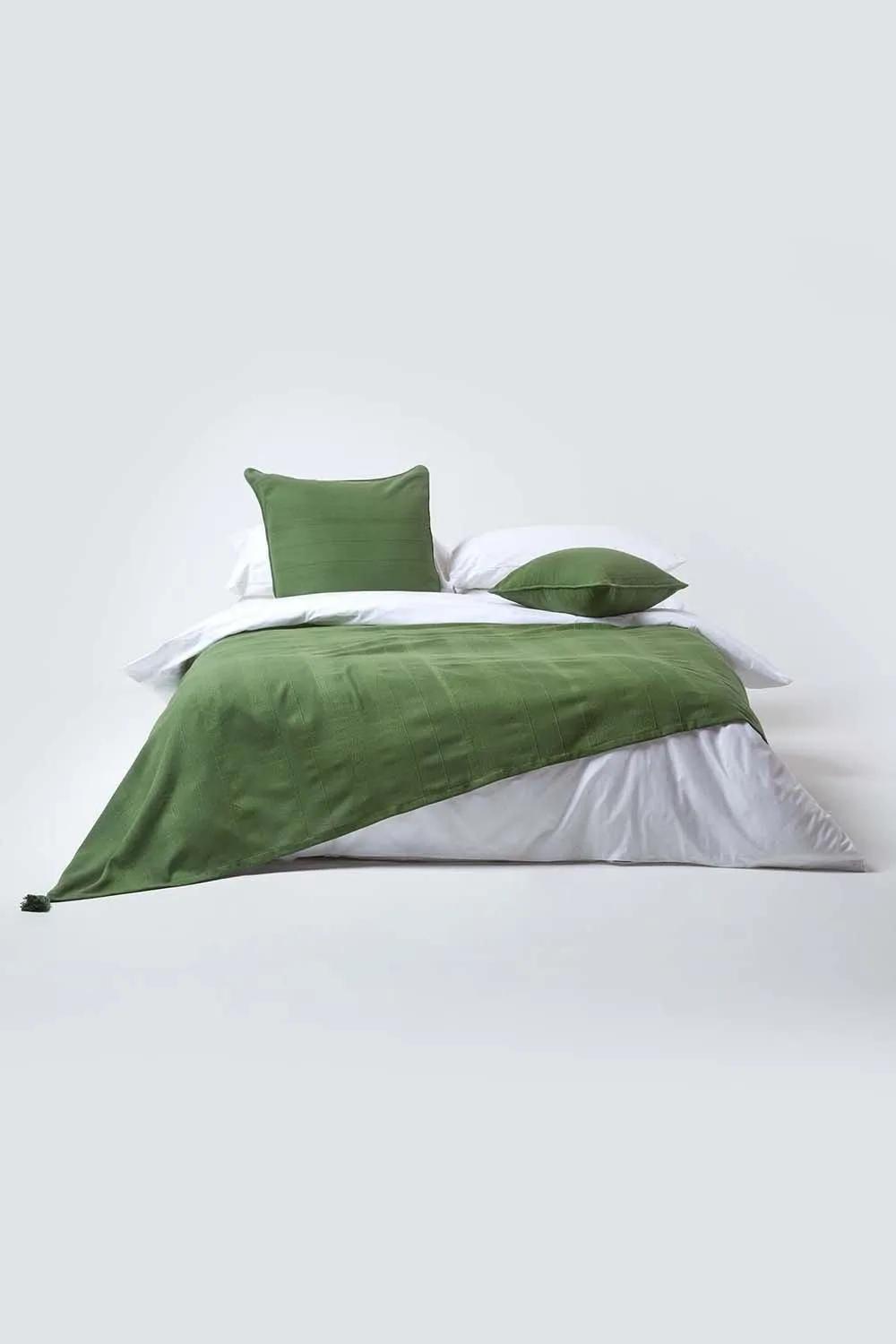 Homescapes Cotton Rajput Ribbed Cushion Cover in Olive 4