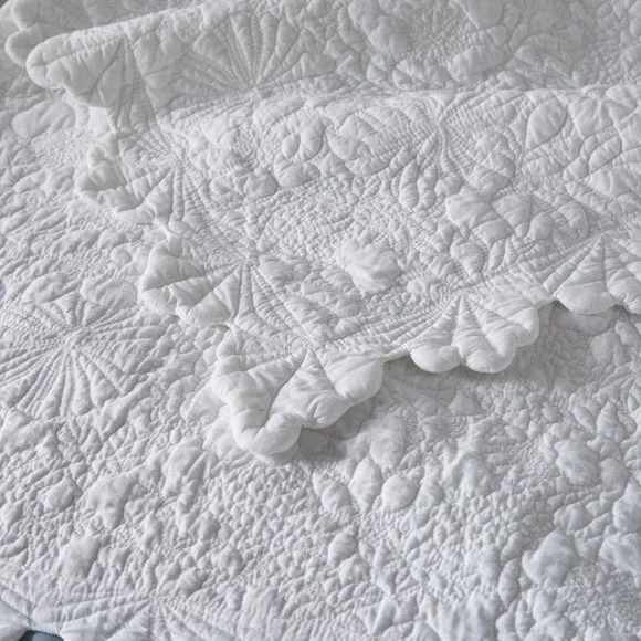 Flora Quilted Bedspread 2