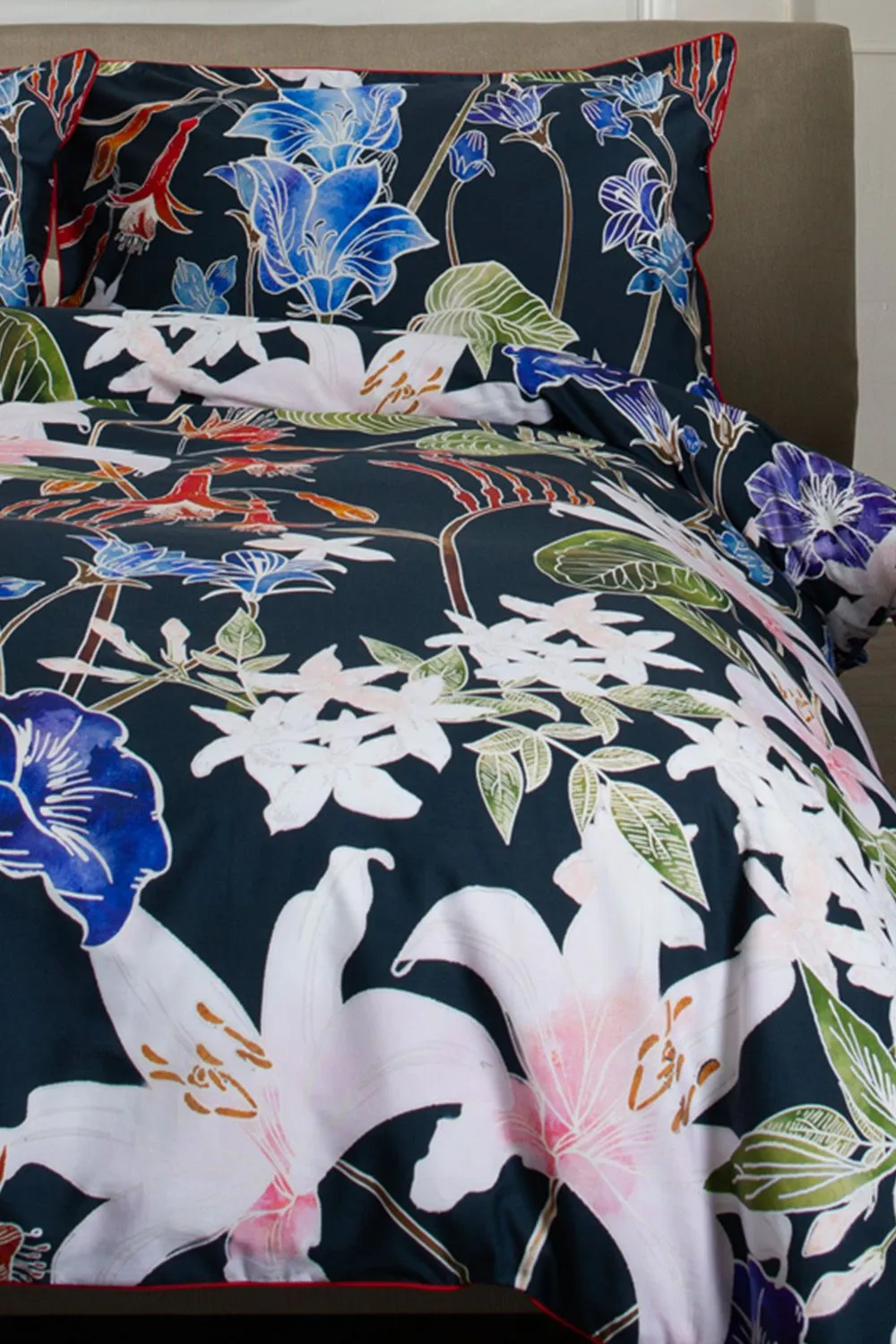 The Lyndon Company Floral Nightshade 200TC 100% Cotton Luxury Duvet Cover Set | Deyongs 1846 in Green 3