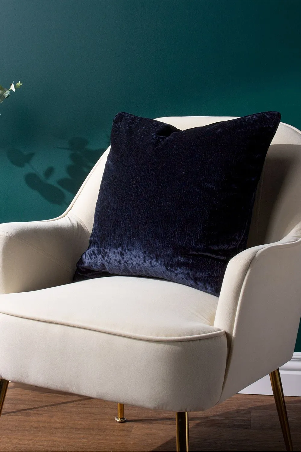 Paoletti Ripple Pressed Velvet Piped Cushion in Black 4
