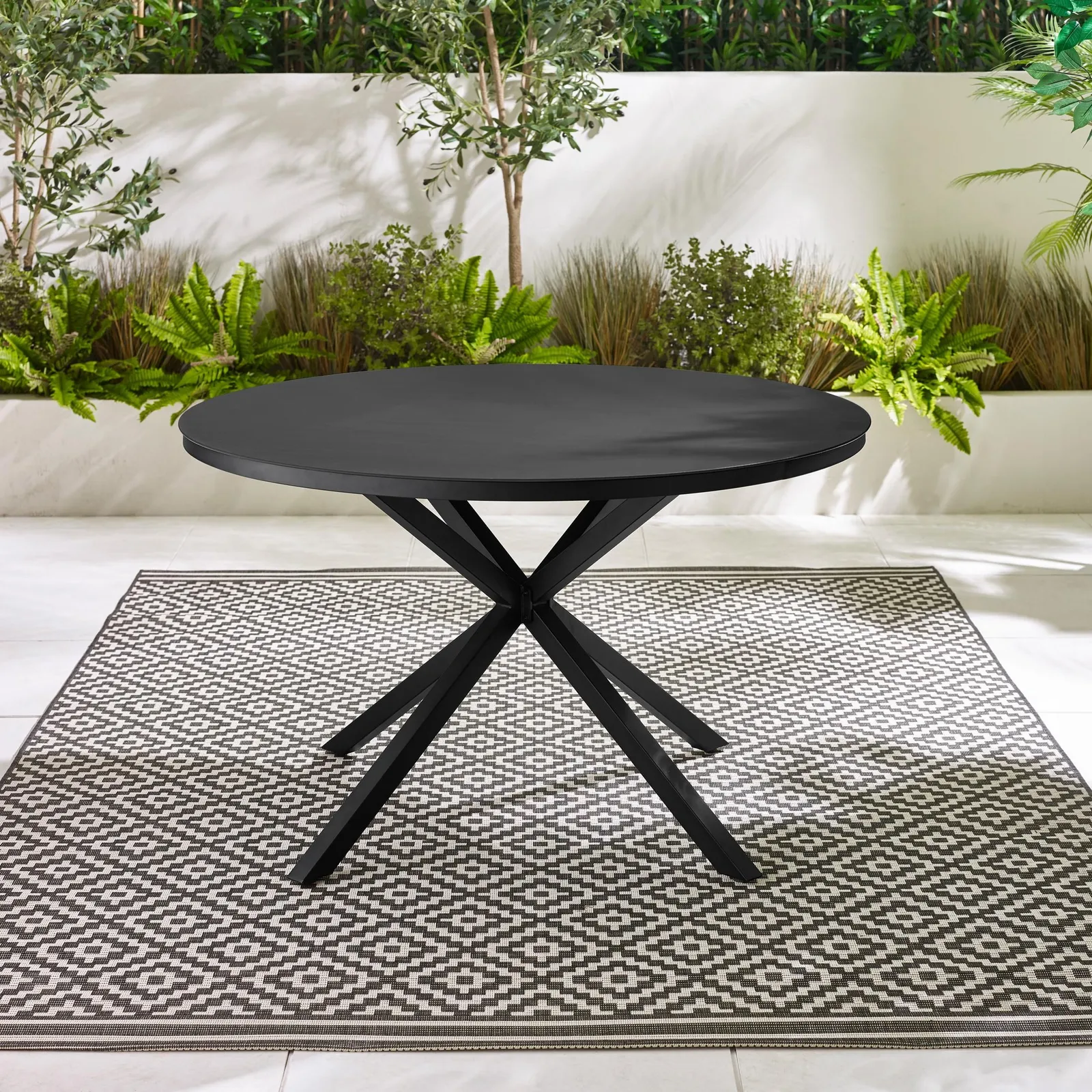 FurnitureboxUK Nanterre Metal & Glass Round Outdoor Dining Table in Black