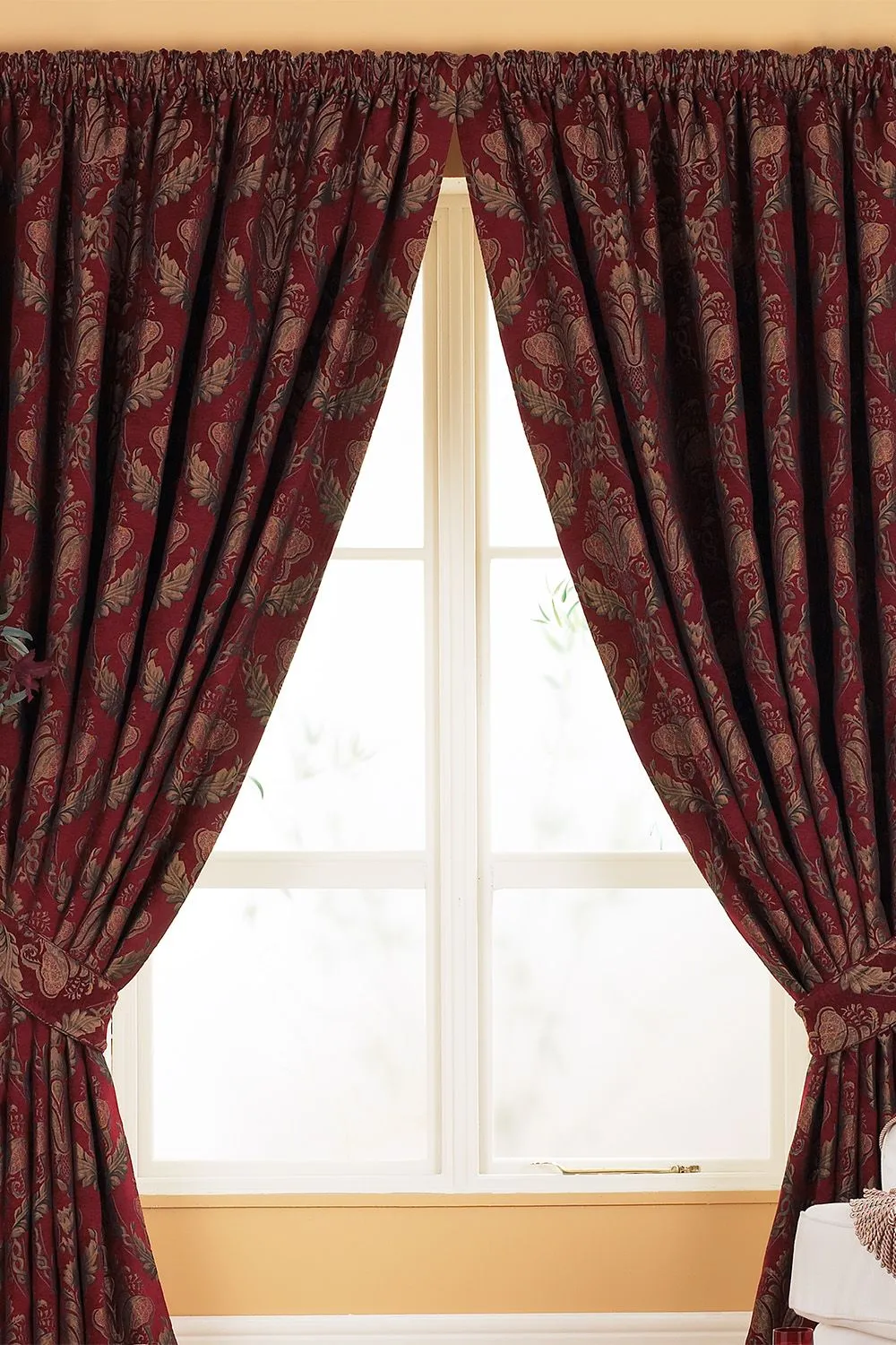 Paoletti Shiraz Traditional Jacquard Pencil Pleat Curtains in Burgundy