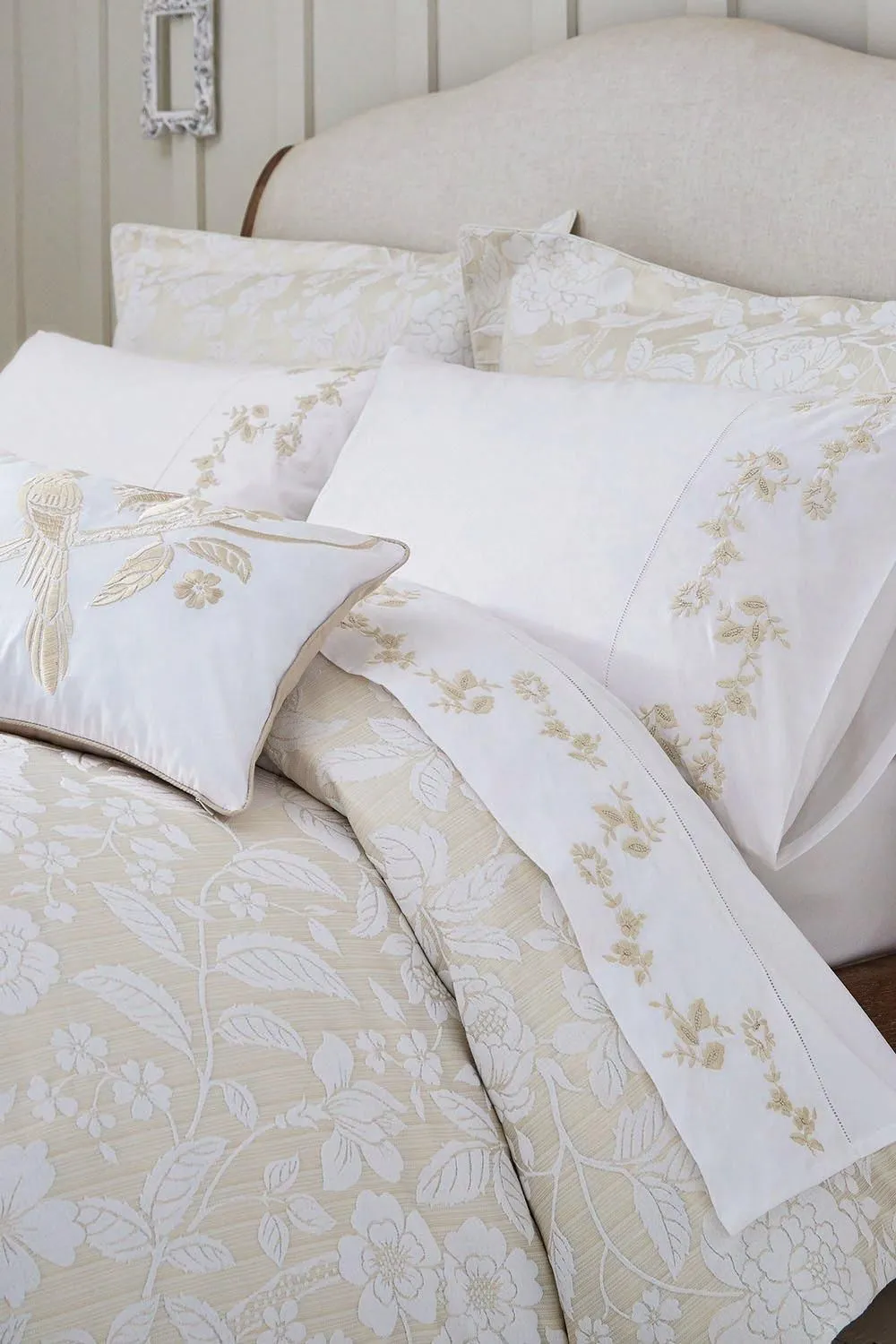 Sanderson 'Pyramus' Cotton Duvet Cover Set in Natural 2