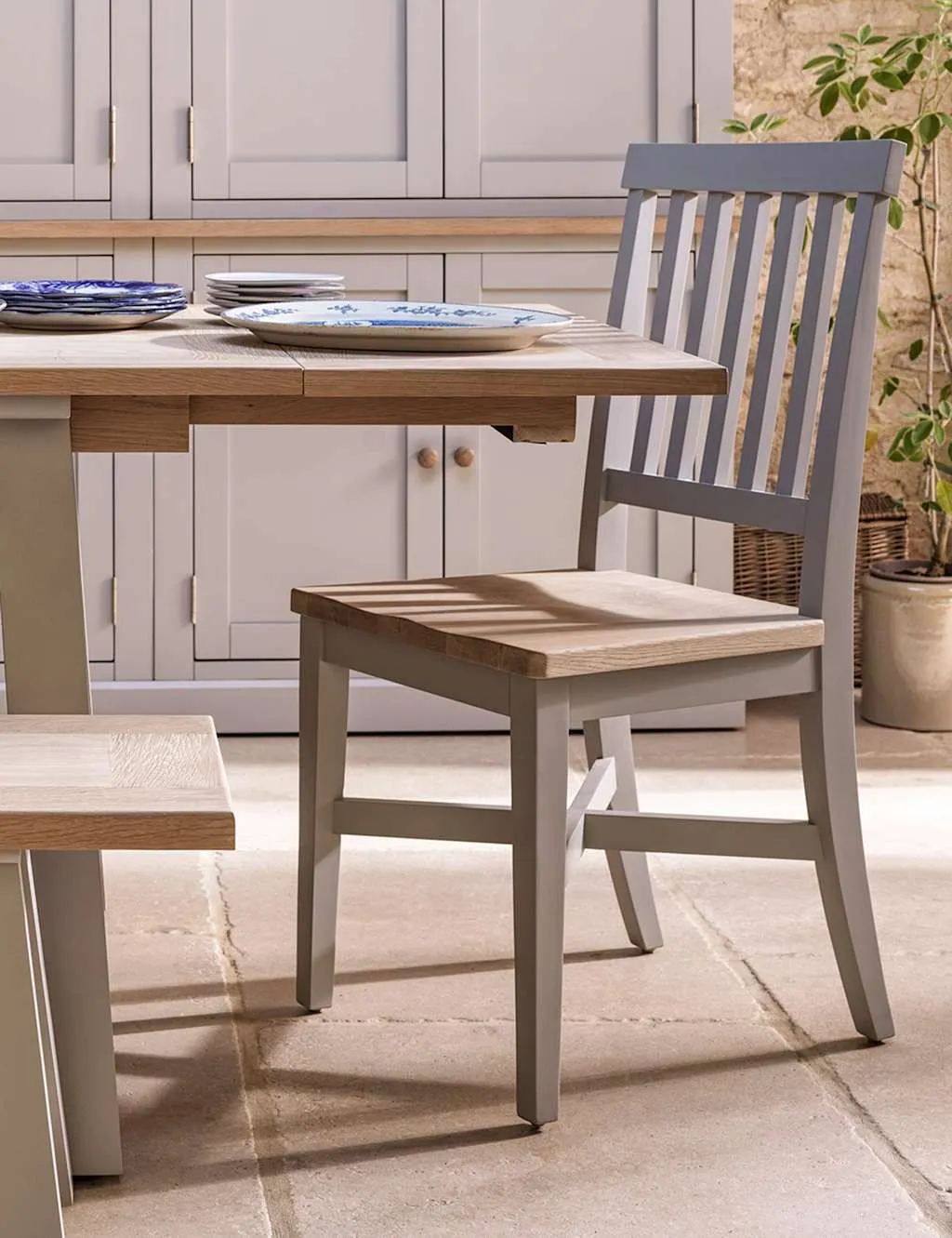Cotswold Company Set of 2 Chester White Dining Chairs Grey Mix