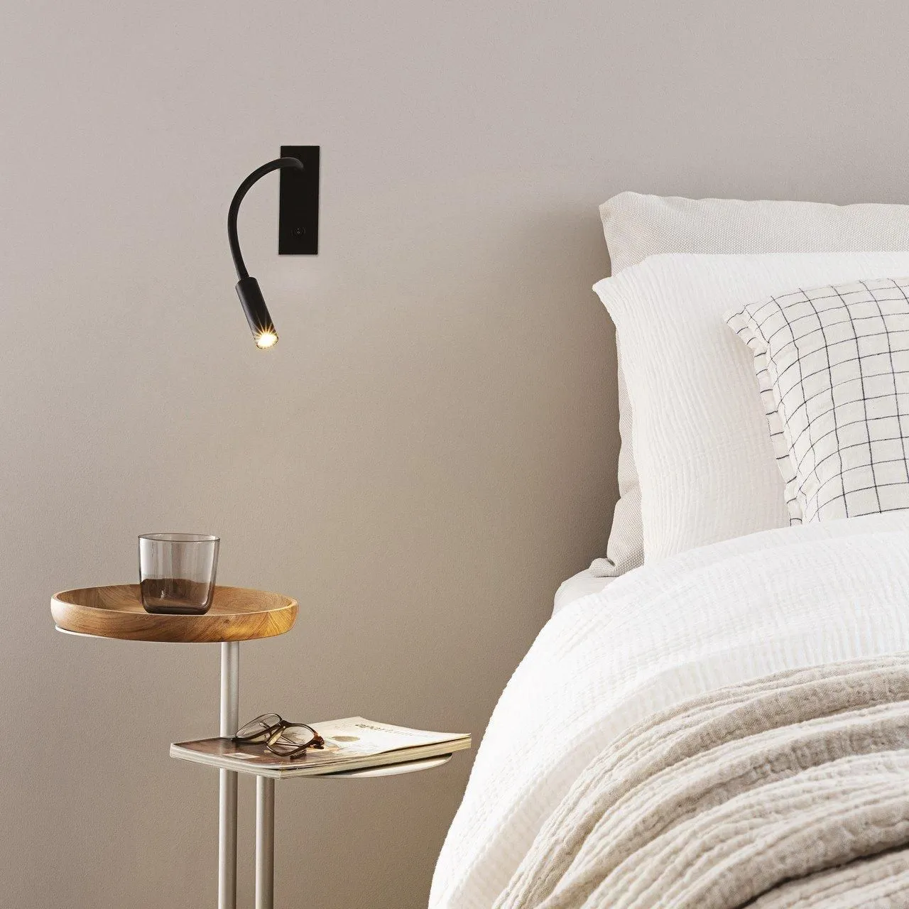 Netlighting Io Wall Reading Light Black 3000K 2