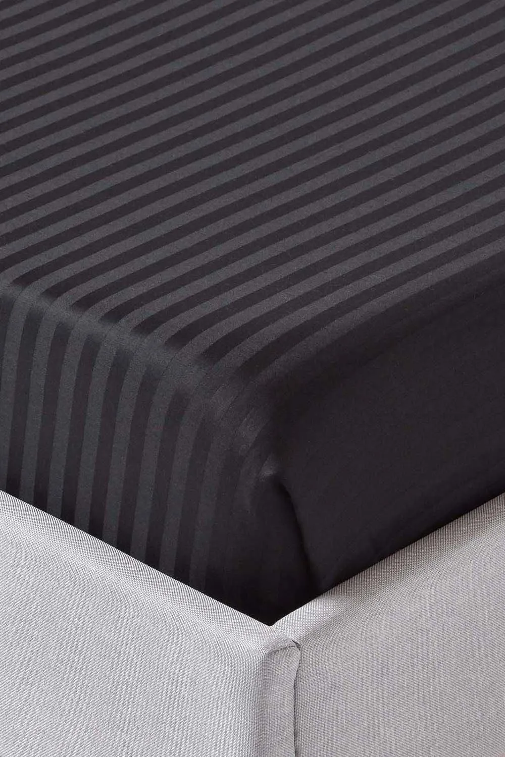 Homescapes Egyptian Cotton Satin Stripe Flat Sheet 330 Thread Count in Black 2