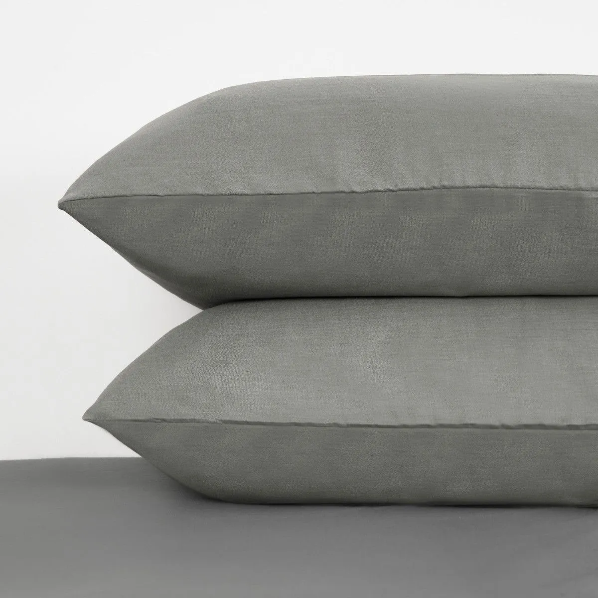 OHS 2 x Soft Plain Cotton Housewife Pillowcases in Grey