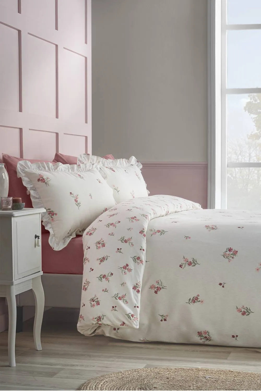 Catherine Lansfield Brushed Ditsy Floral Cotton Reversible Duvet Cover Set in Pink 2