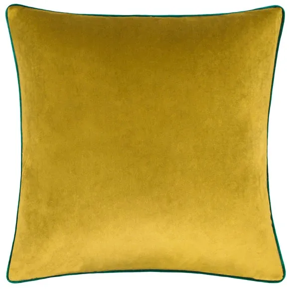 Furn. Square Cushion 2