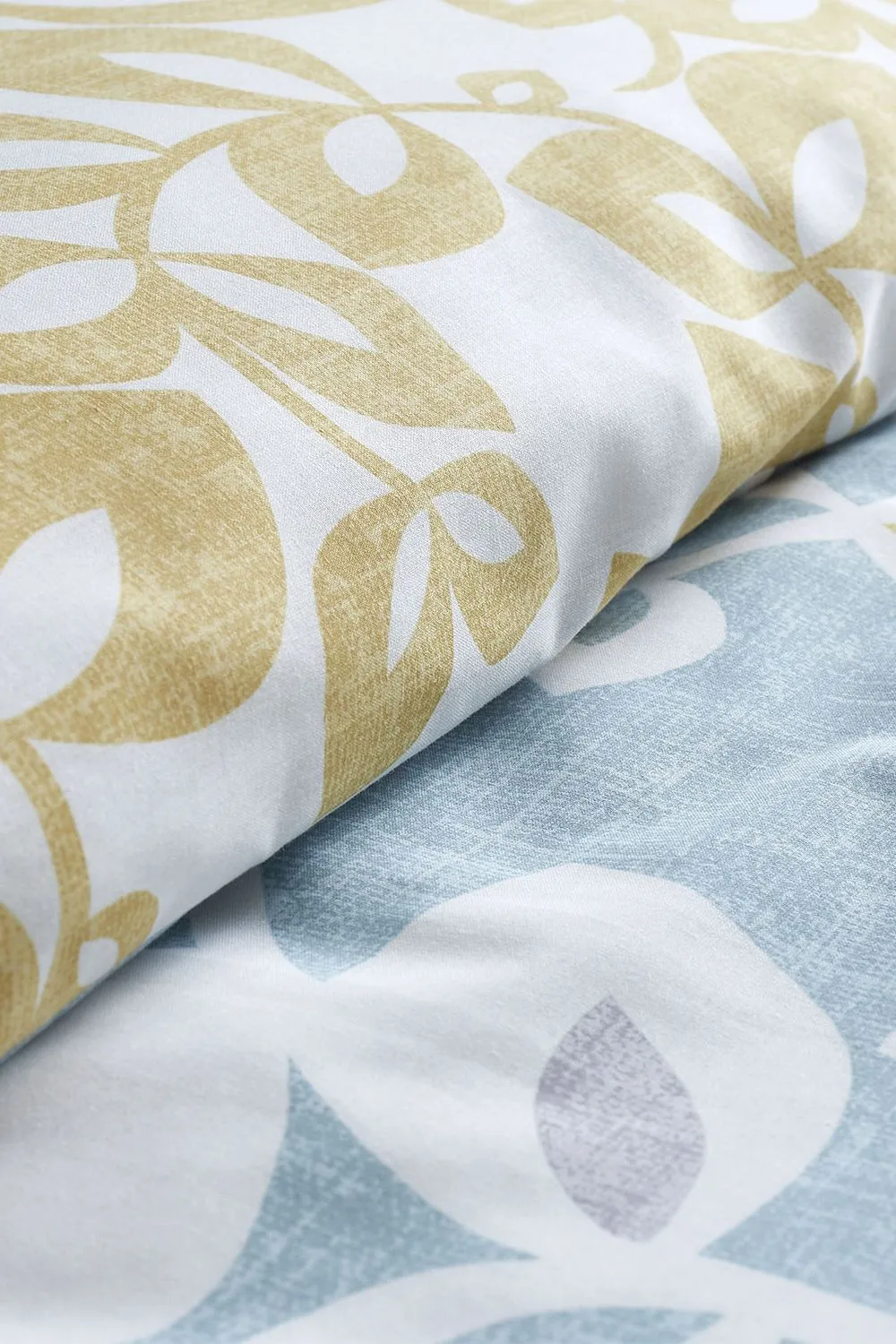 Catherine Lansfield 'Inga Leaf' Reversible Duvet Cover Set in Green 3