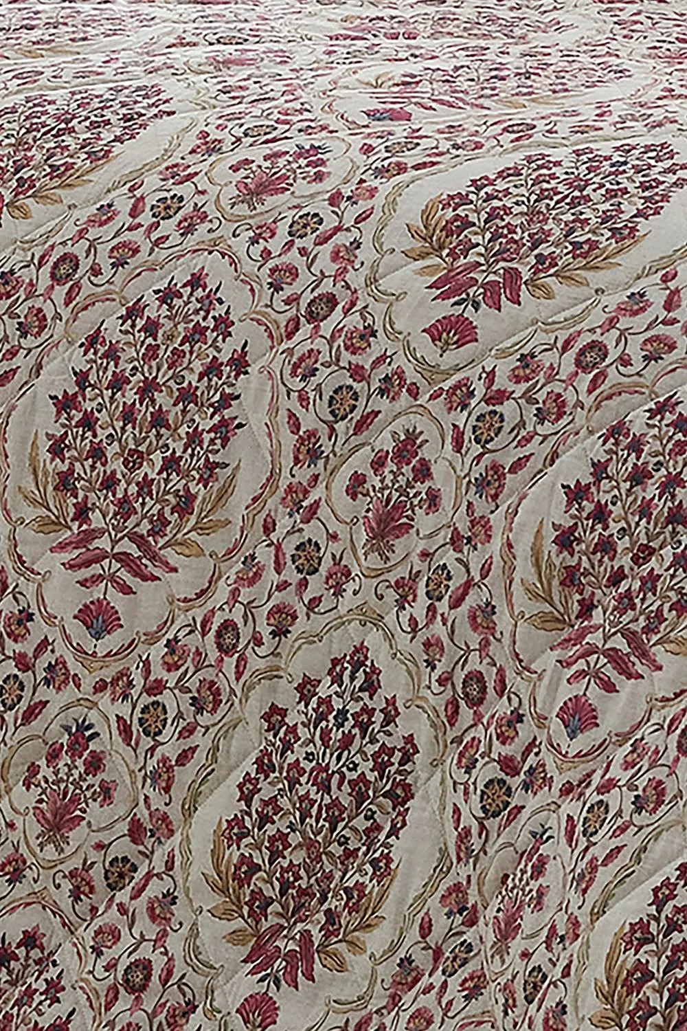 Dreams & Drapes 'Ashmead' 100% Cotton Damask Print Bedspread in Dark Red 2