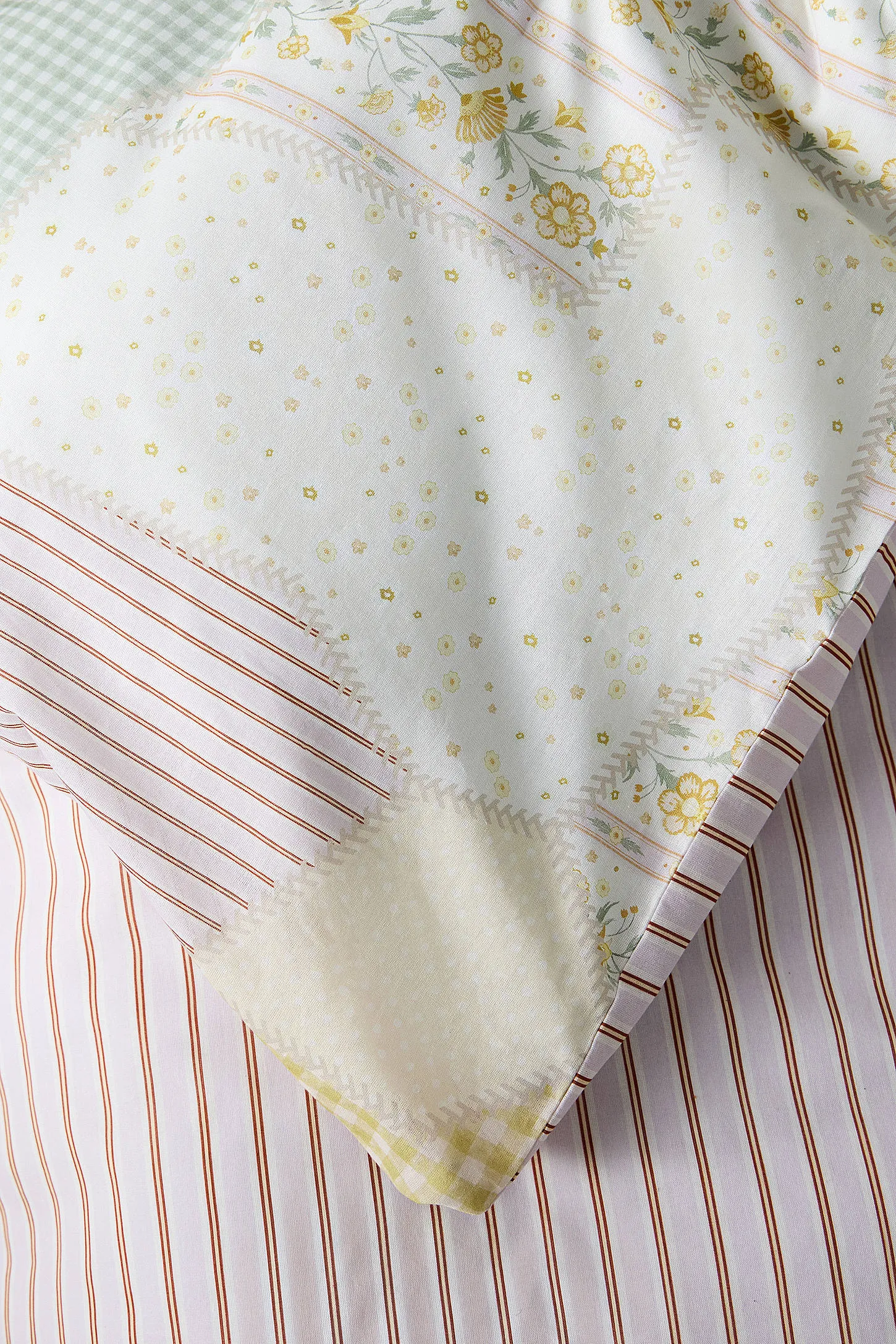 Spring Patchwork Reversible Duvet Set 3