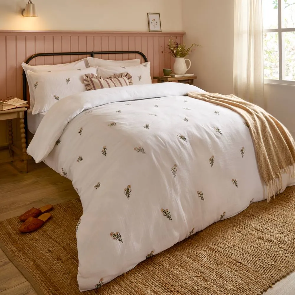 Wylder Josephine Embroidered 100% Cotton Muslin Duvet Cover Set in White
