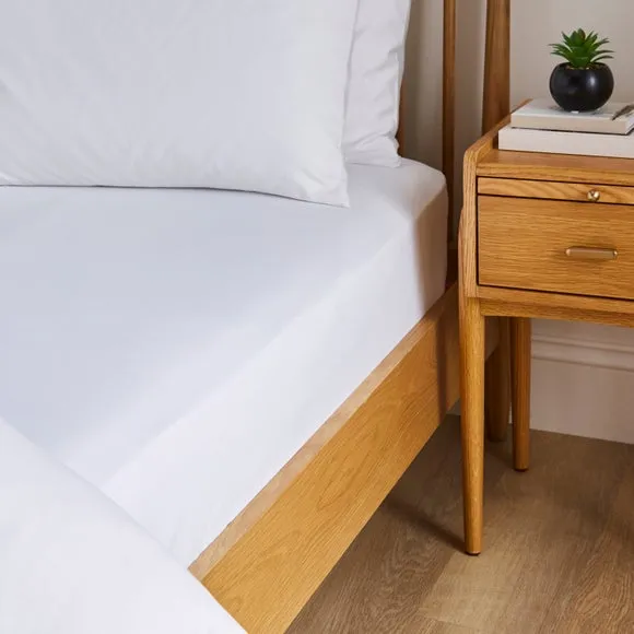 True Grip® 200 Thread Count Fitted Sheet 1