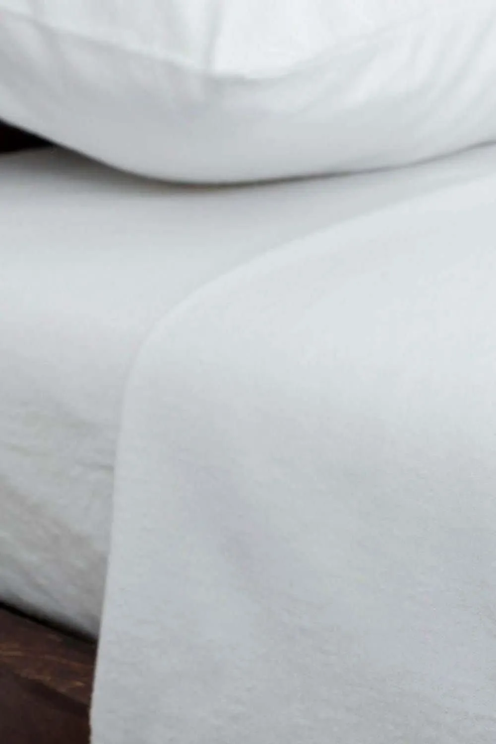Homescapes Luxury Brushed Cotton Flannelette Flat Sheet 100% Cotton in White 2