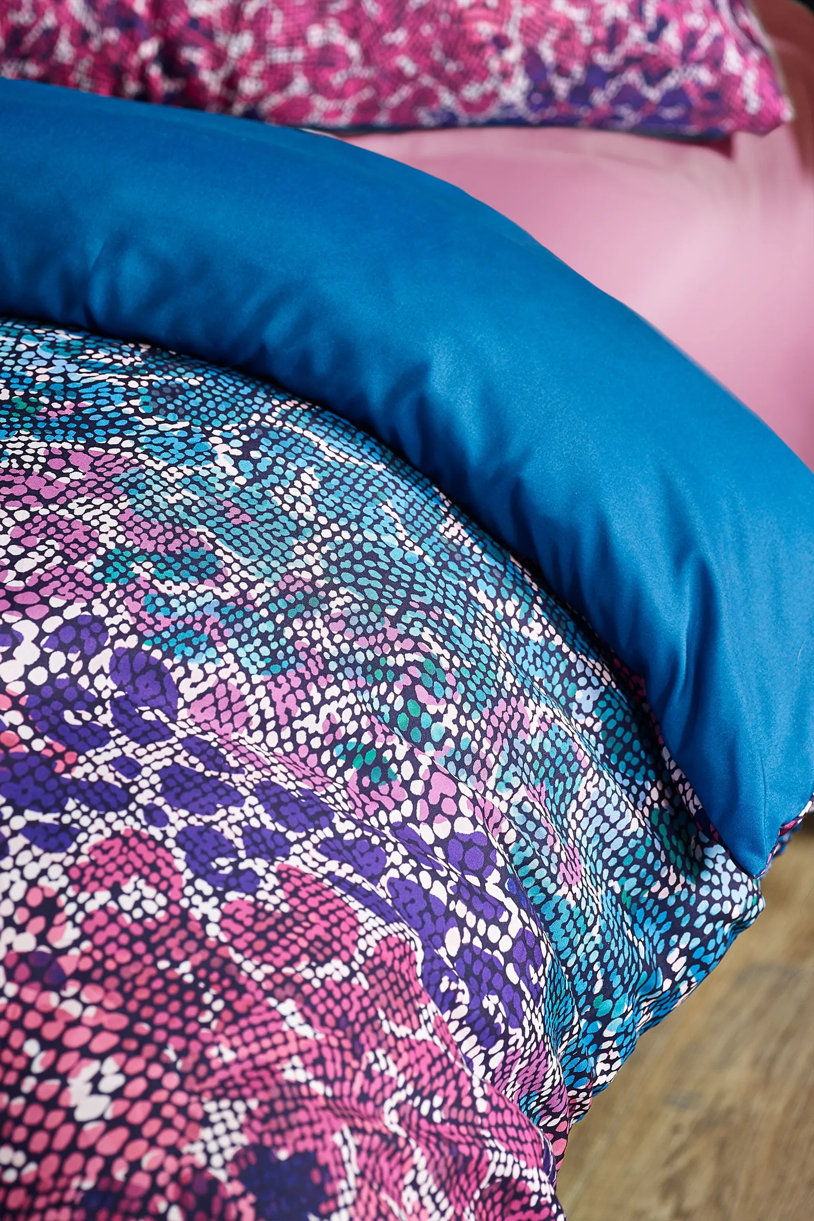 Catherine Lansfield 'Satin Animal Print' Duvet Cover Set in Teal 3