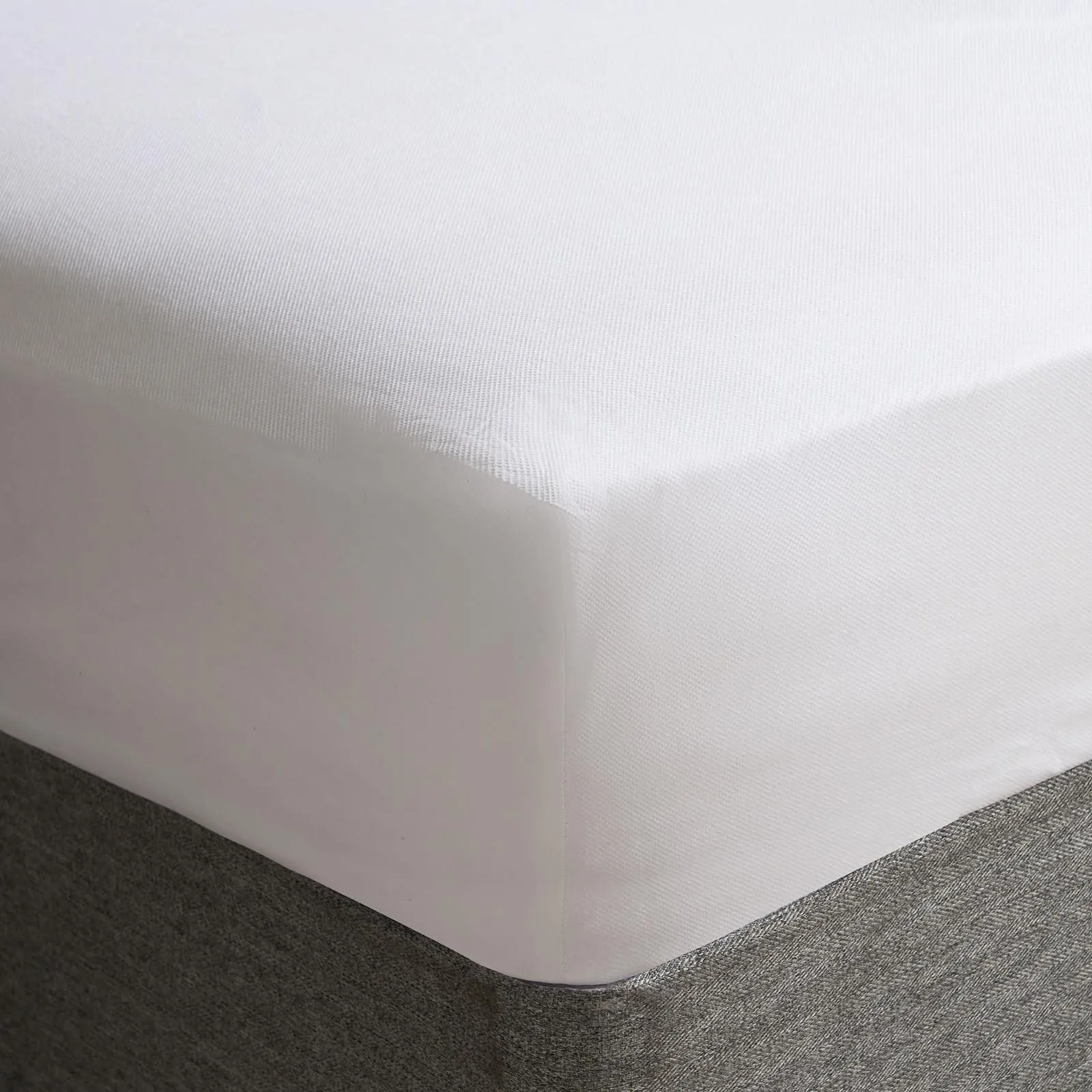 OHS Mattress Protector Topper Waterproof Pillowcase Fitted Sheet Single Double King in White