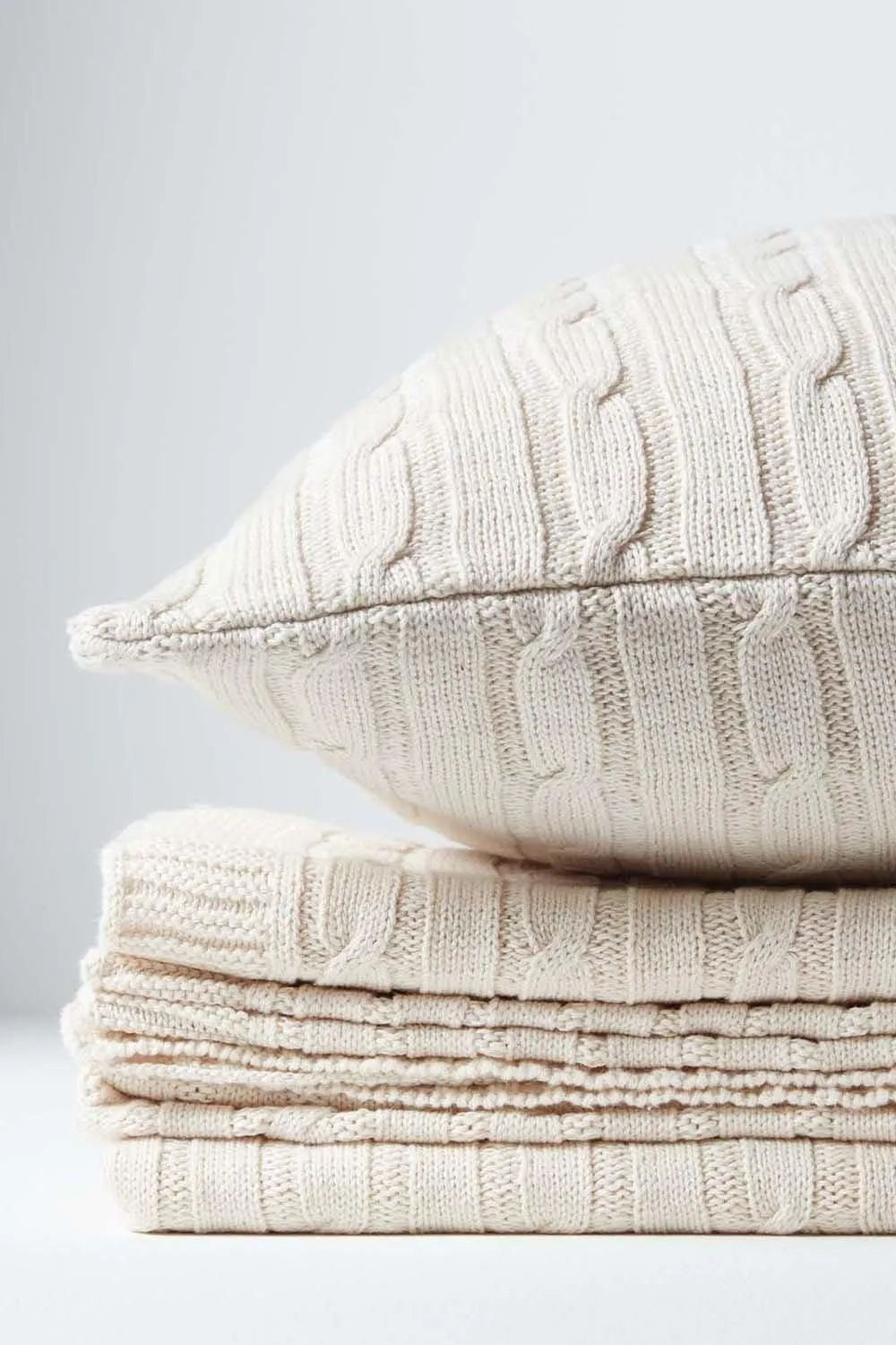 Homescapes Cotton Cable Knit Cushion Cover, 45 x 45 cm in Natural 5