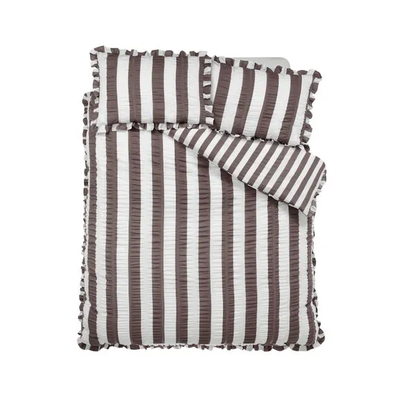Catherine Lansfield Seersucker Frill Stripe Polycotton Duvet Cover & Pillowcase Set 4